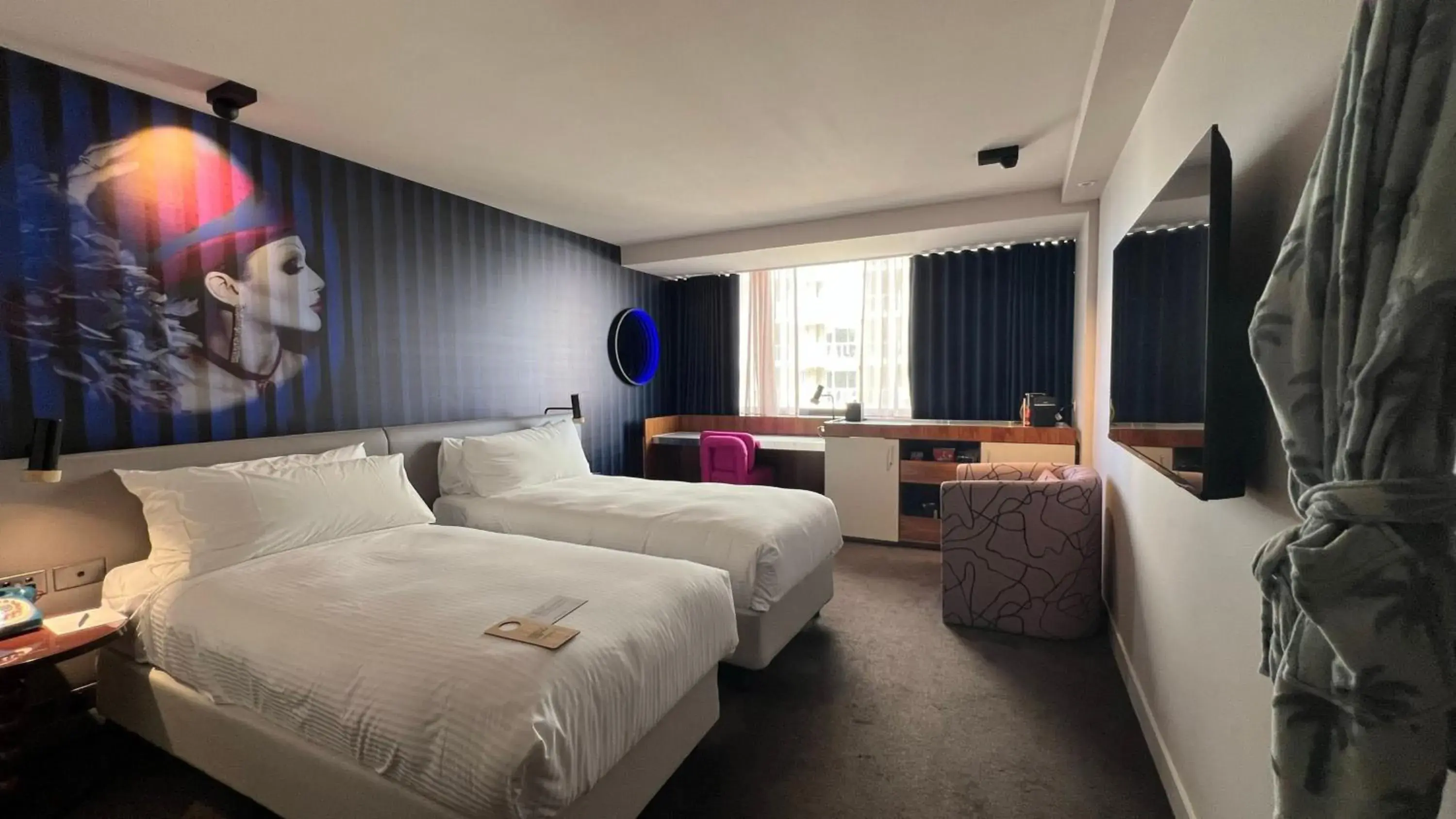 Standard Twin Room in Hotel Indigo Sydney Potts Point by IHG Standard Twin Room in Hotel Indigo Sydney Potts Point by IHG