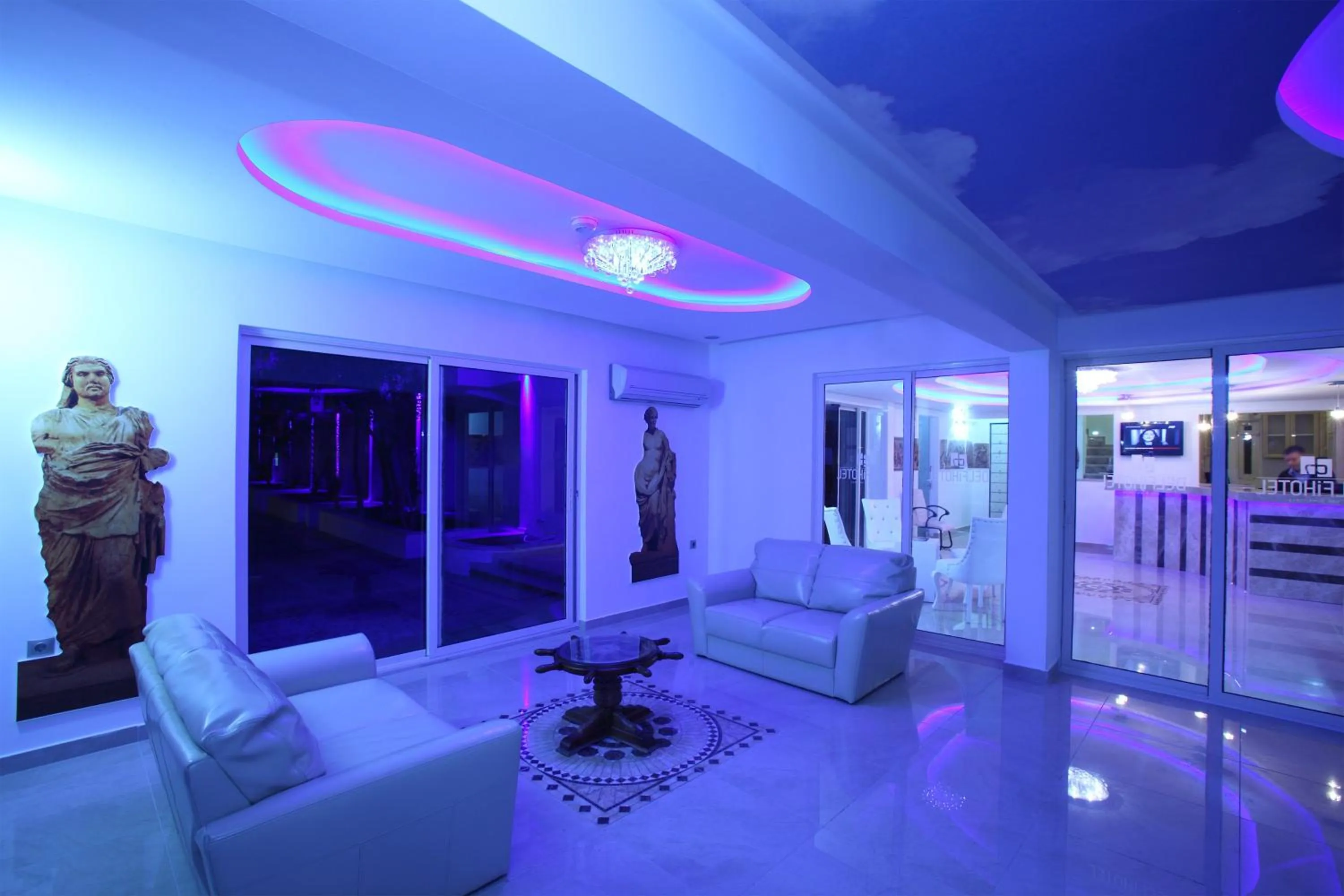 Lobby or reception in Delfi Hotel Spa & Wellness Center