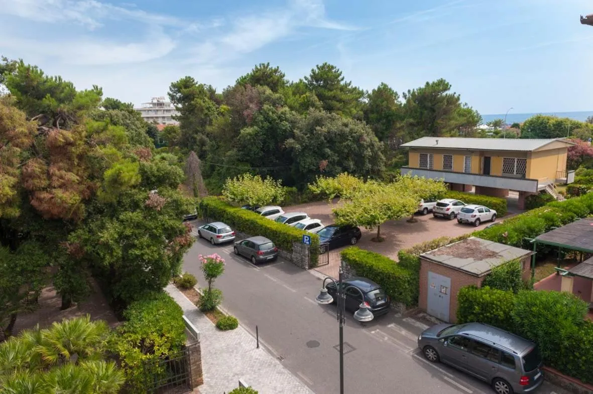 Parking in Albergo Battelli Only Adults