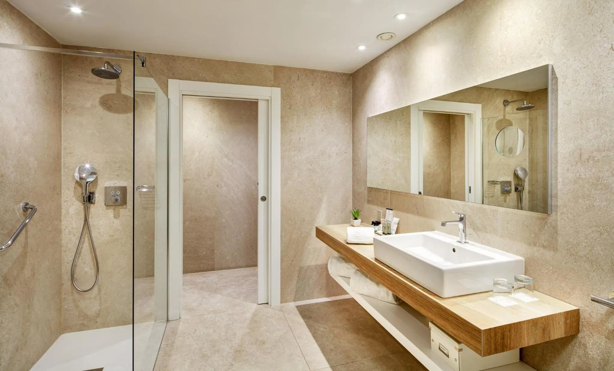 Bathroom in Sercotel Calle Mayor