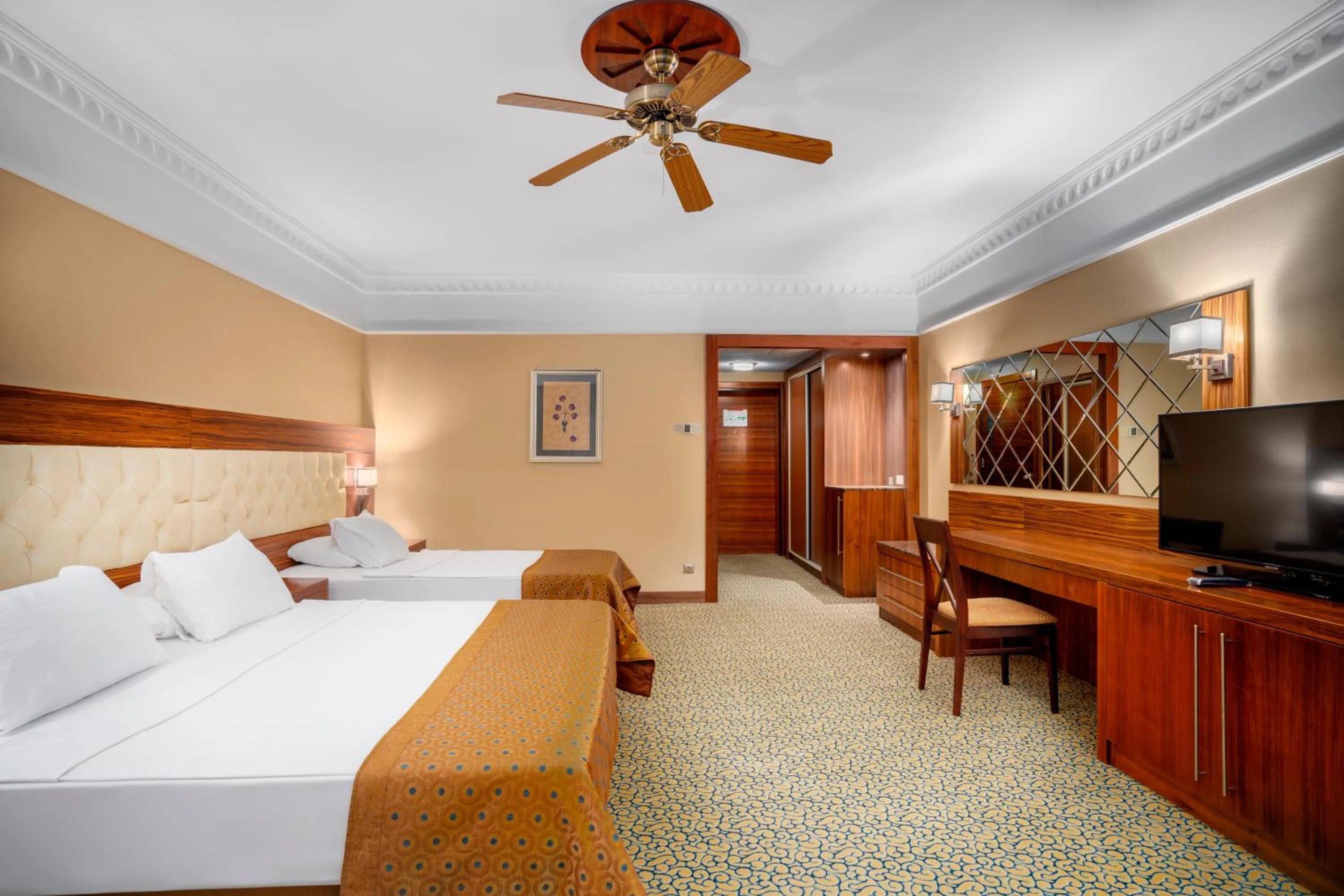 Communal lounge/ TV room in Bera Alanya Hotel - Halal All Inclusive