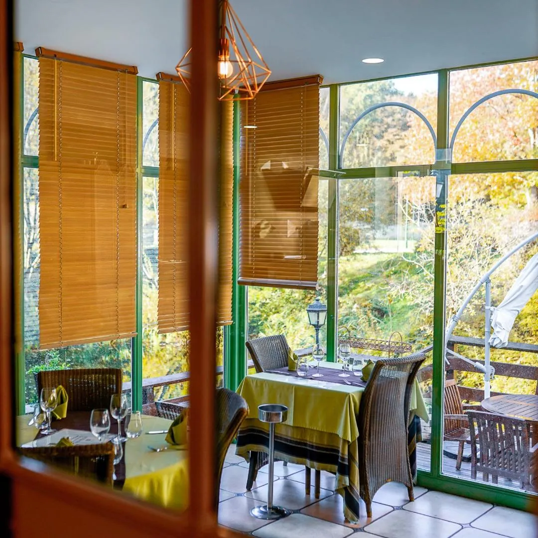 Restaurant/places to eat in Auberge du Manet