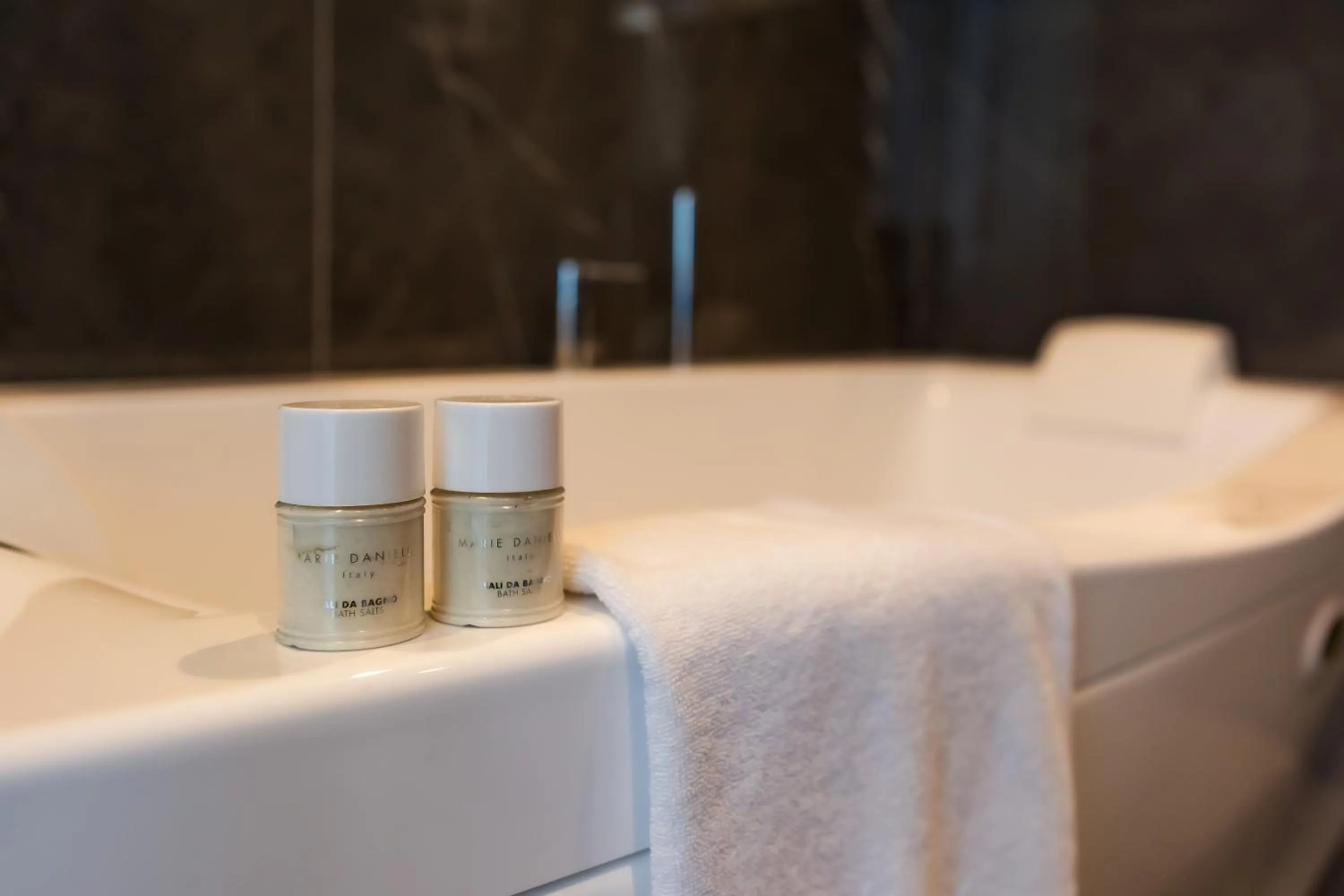 Bathroom in Hotel Due Mari & SPA