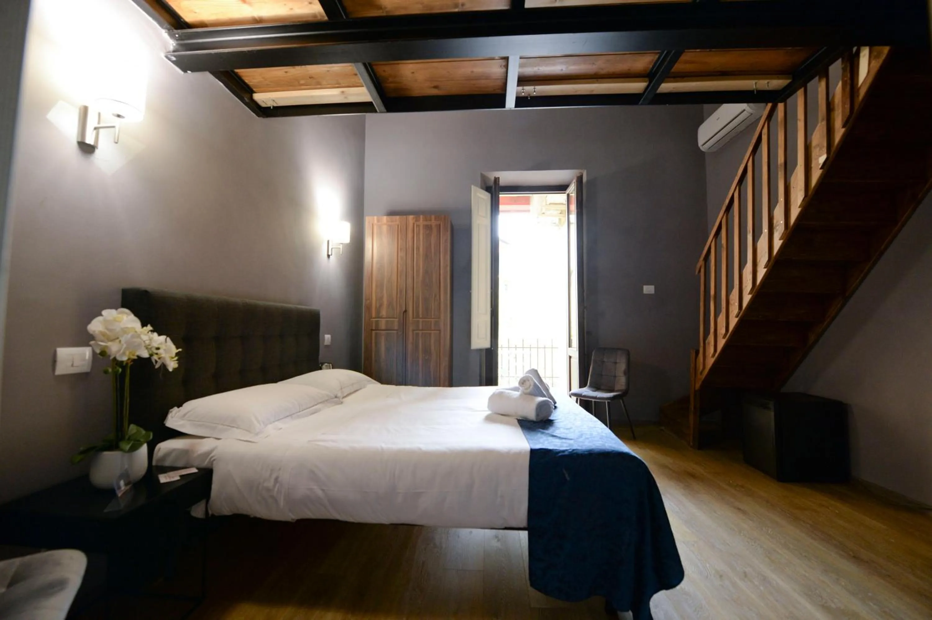 Bedroom, Bed in Palazzo Oliveto