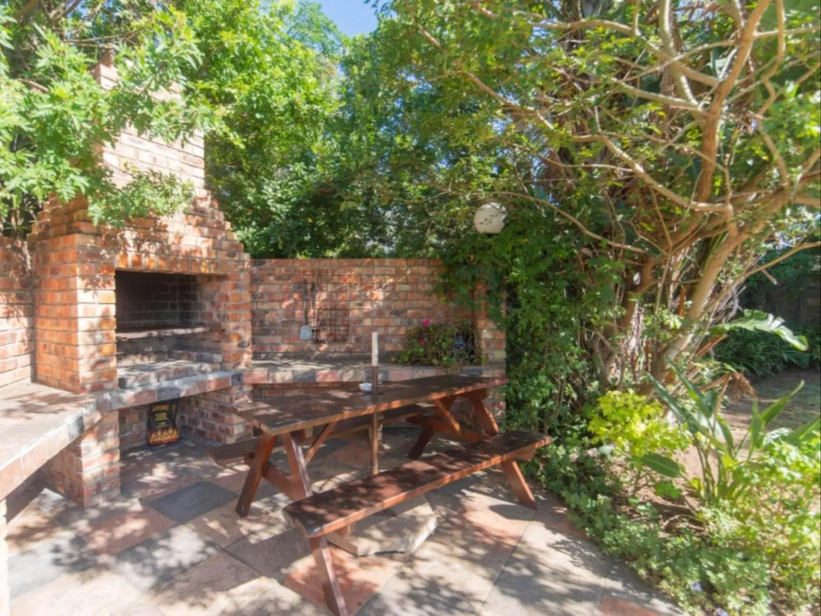 BBQ facilities in Amani Guest Lodge