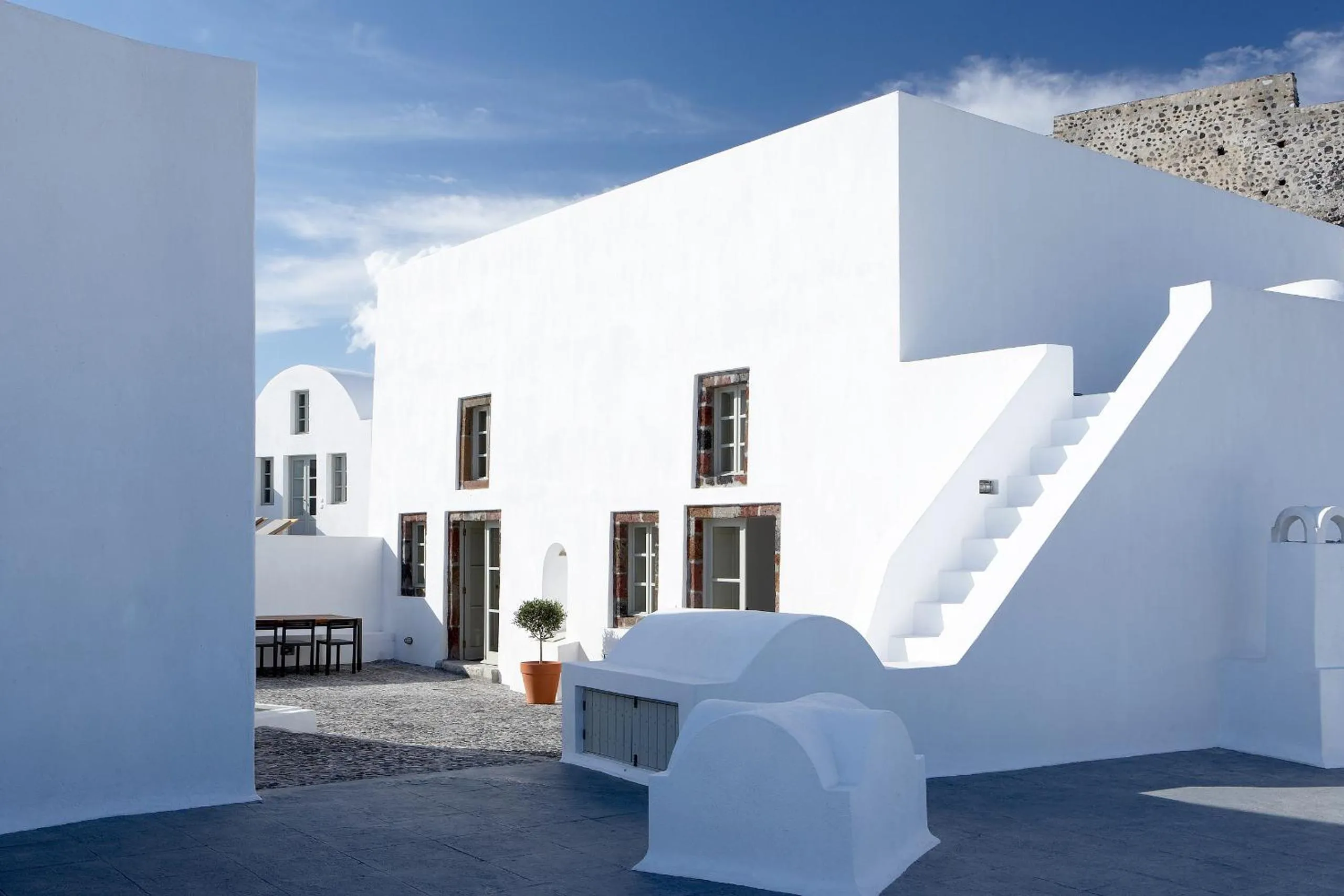 Facade/entrance in Villa Fabrica Santorini