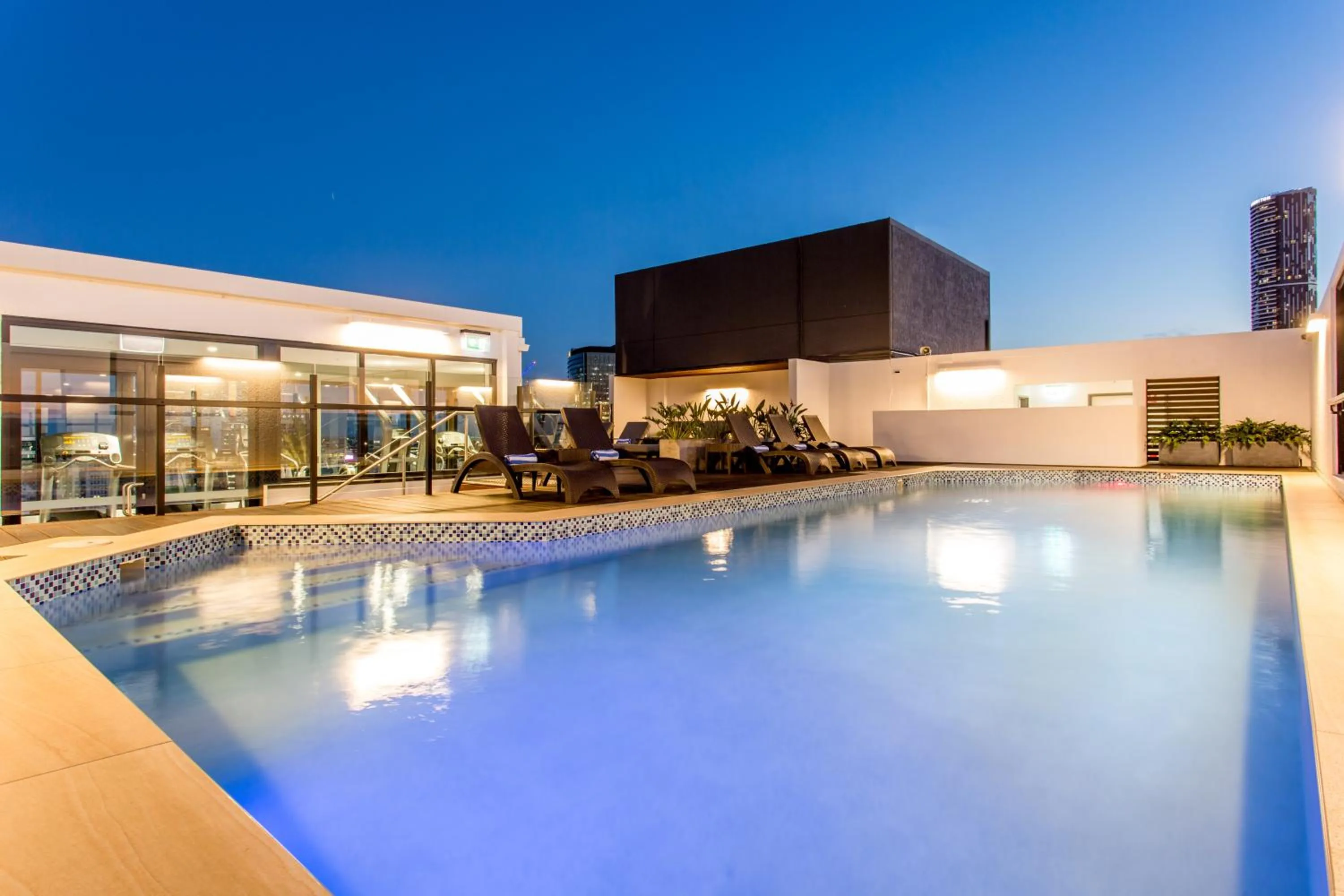 Swimming pool in Hotel Grand Chancellor Brisbane