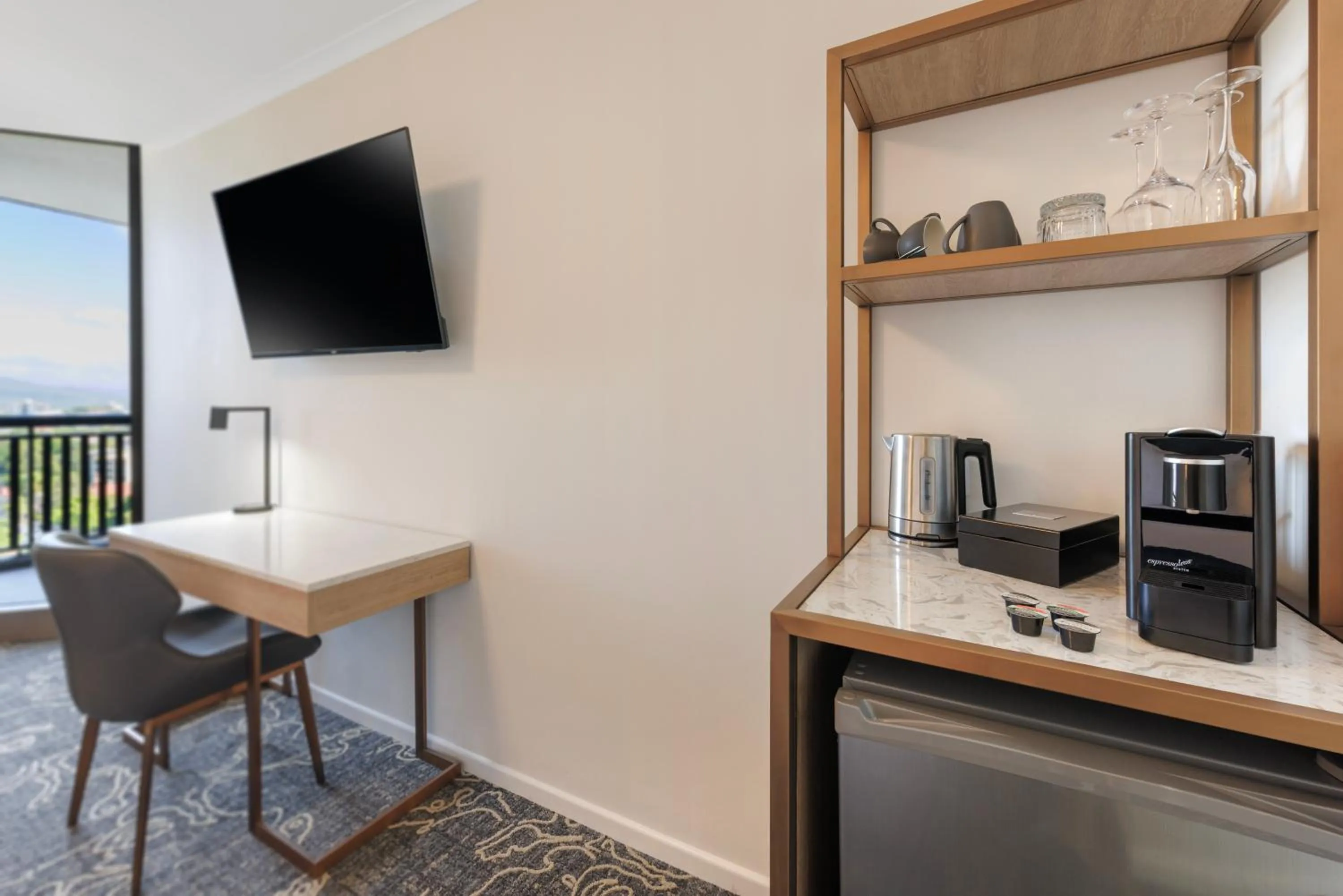 TV and multimedia in Hotel Grand Chancellor Brisbane