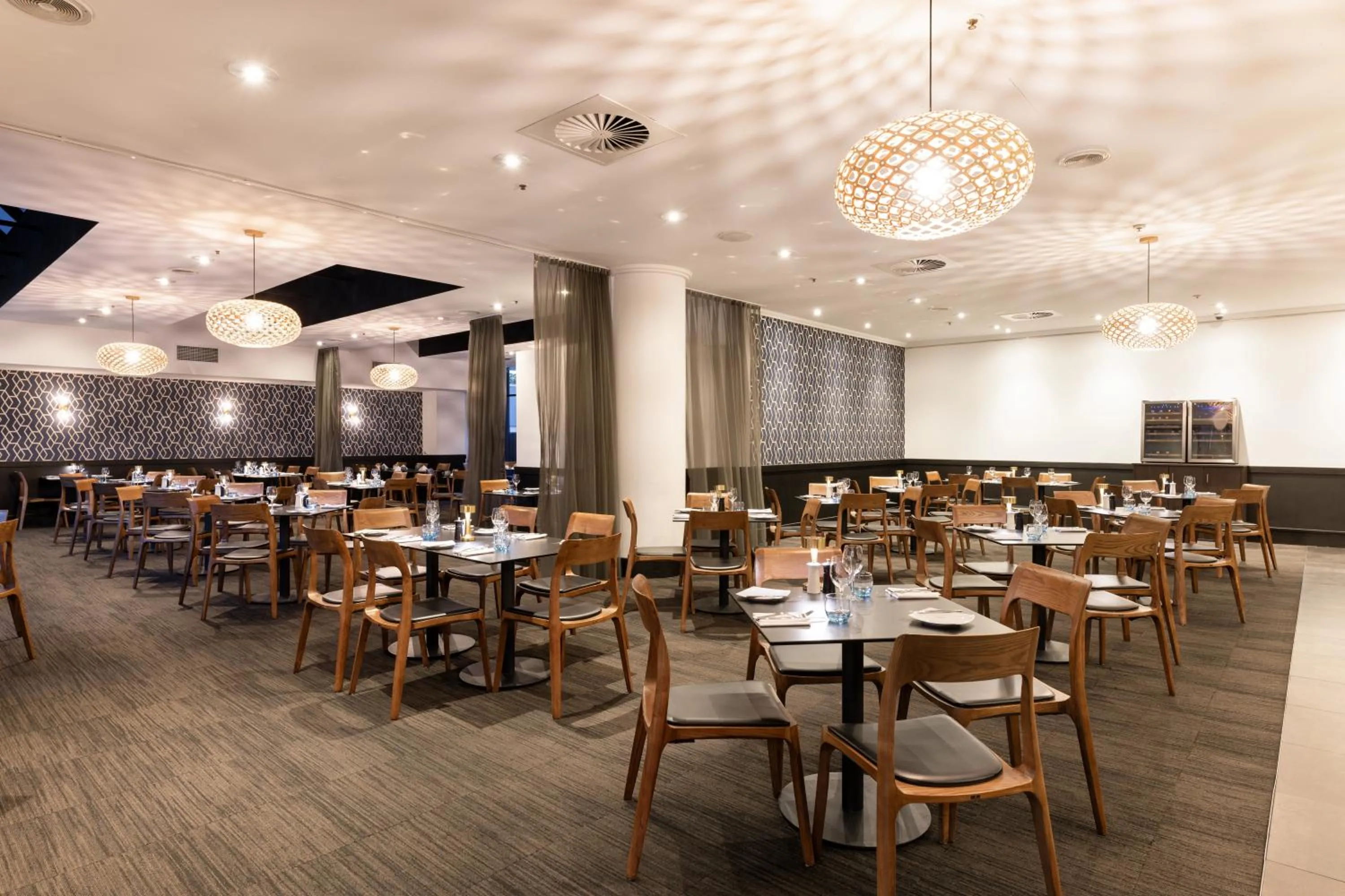 Restaurant/places to eat in Hotel Grand Chancellor Brisbane