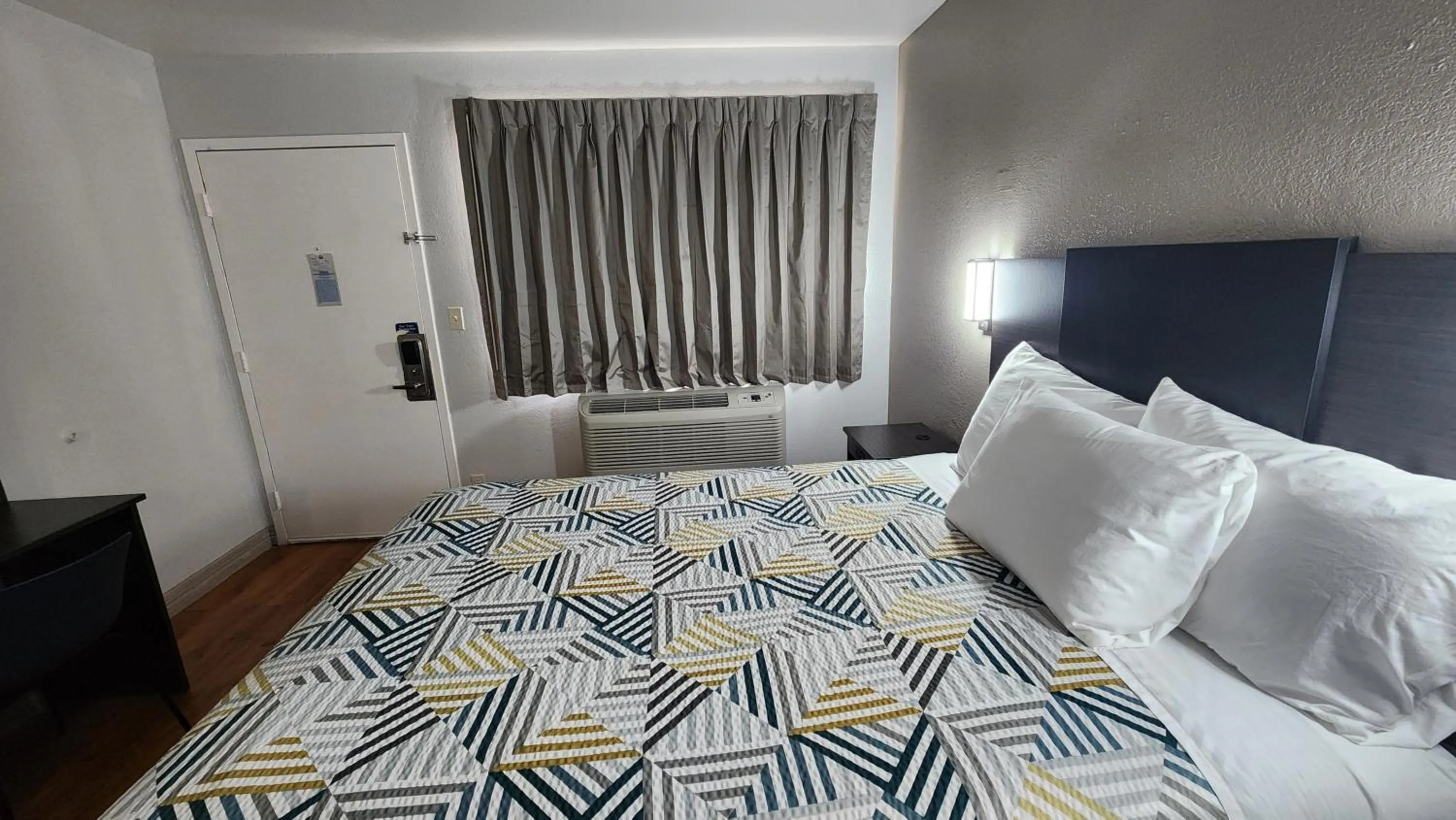 Bed in Motel 6-Conroe, TX