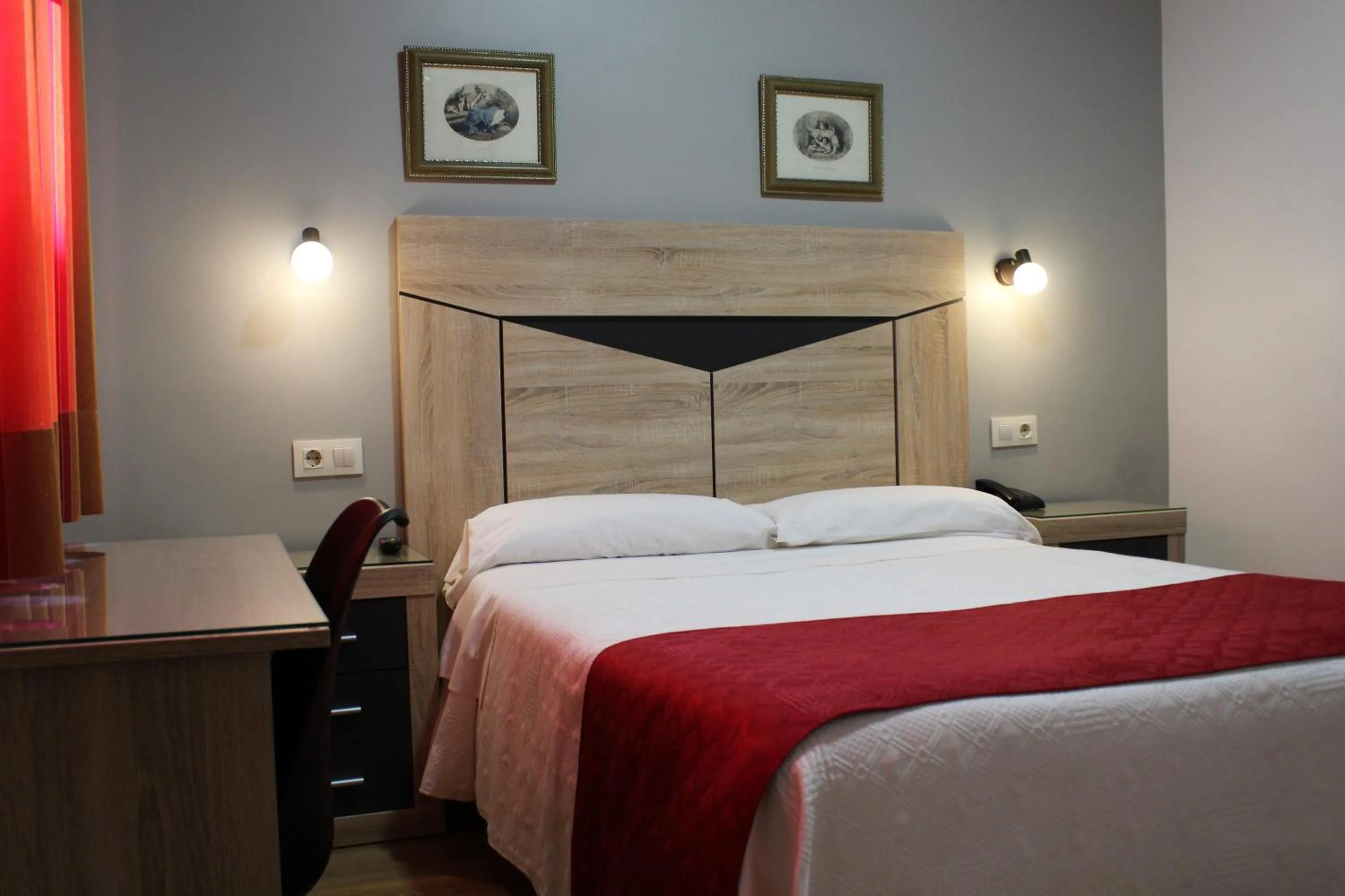 Bed in Hostal Madrid