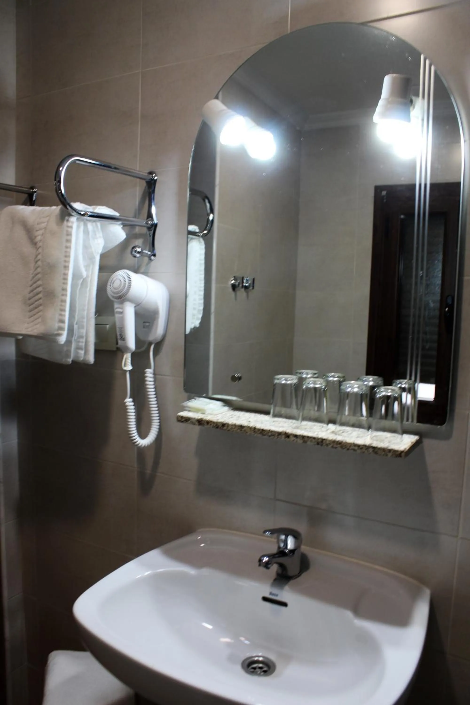 Bathroom in Hostal Madrid