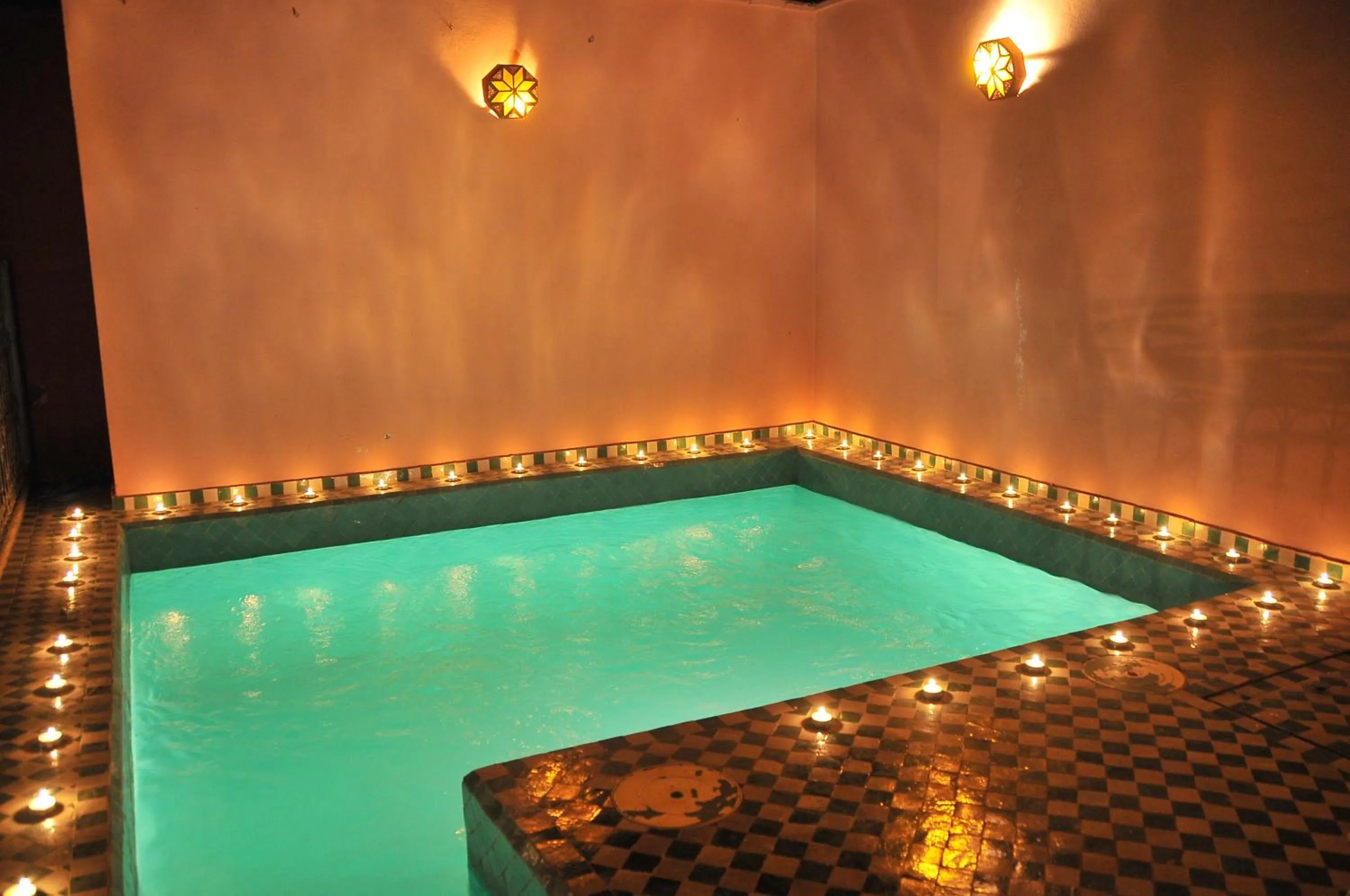 Swimming pool in Riad Lila