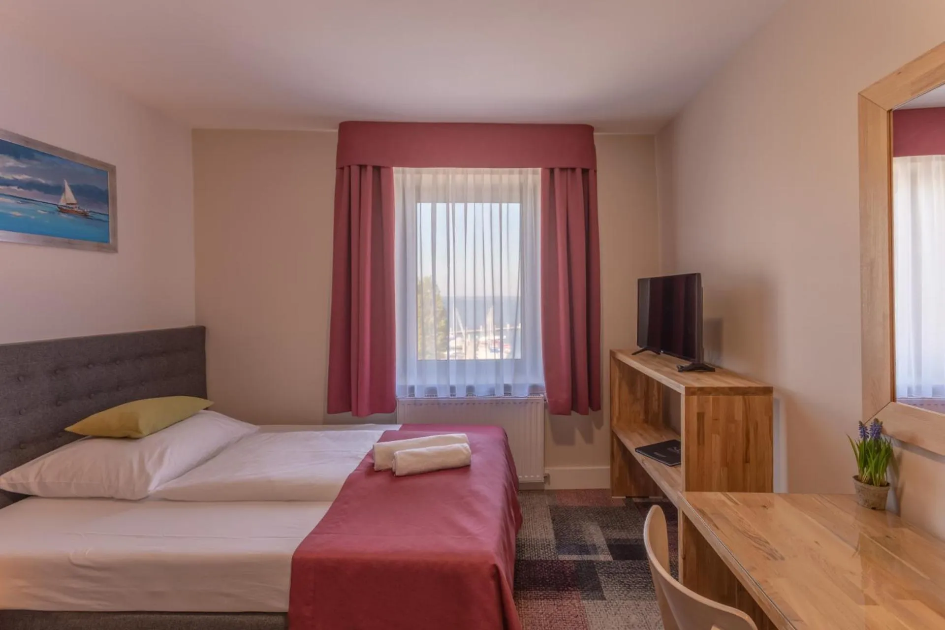 Photo of the whole room in Marina Pallatium Premium Floor