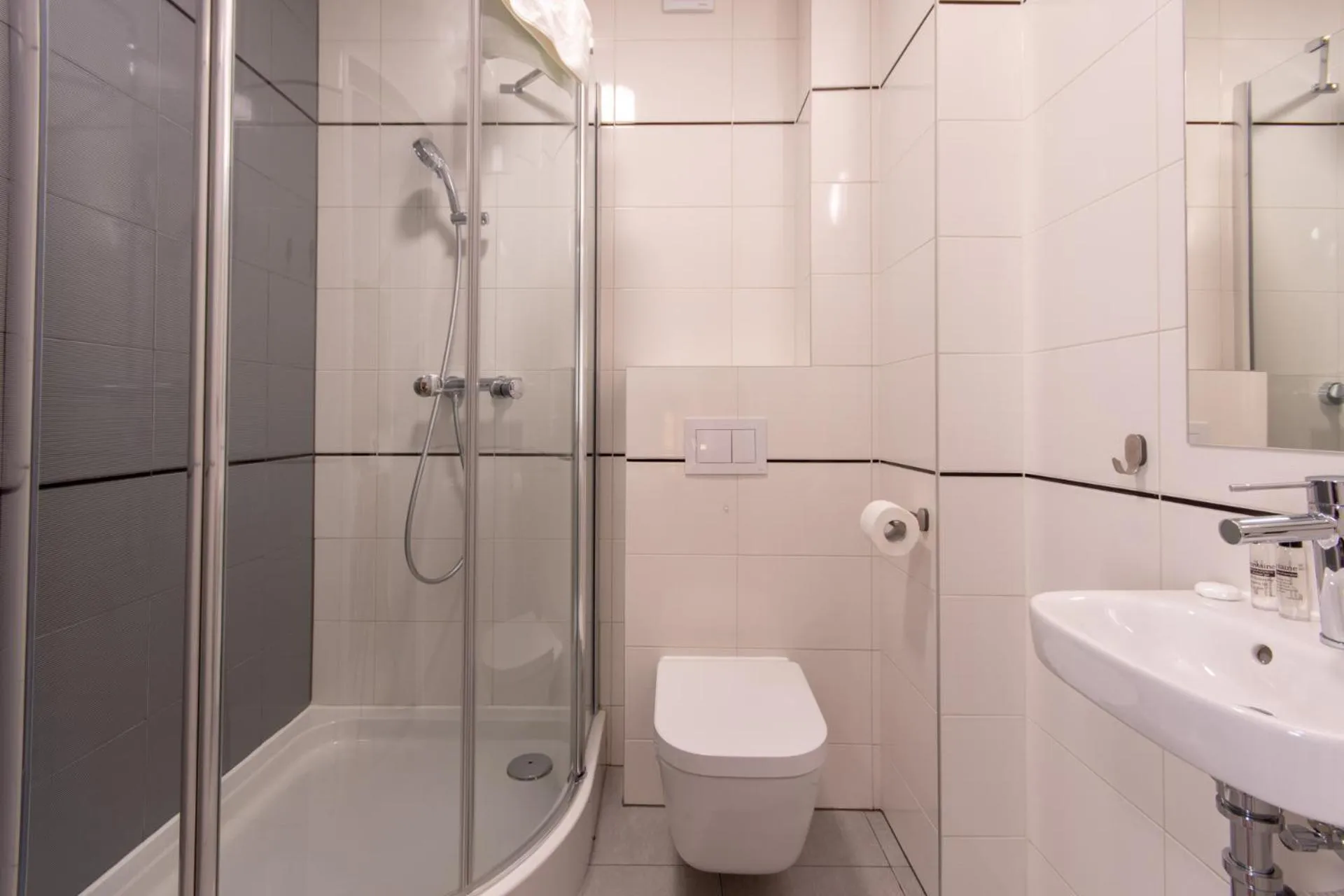 Shower in Marina Pallatium Premium Floor