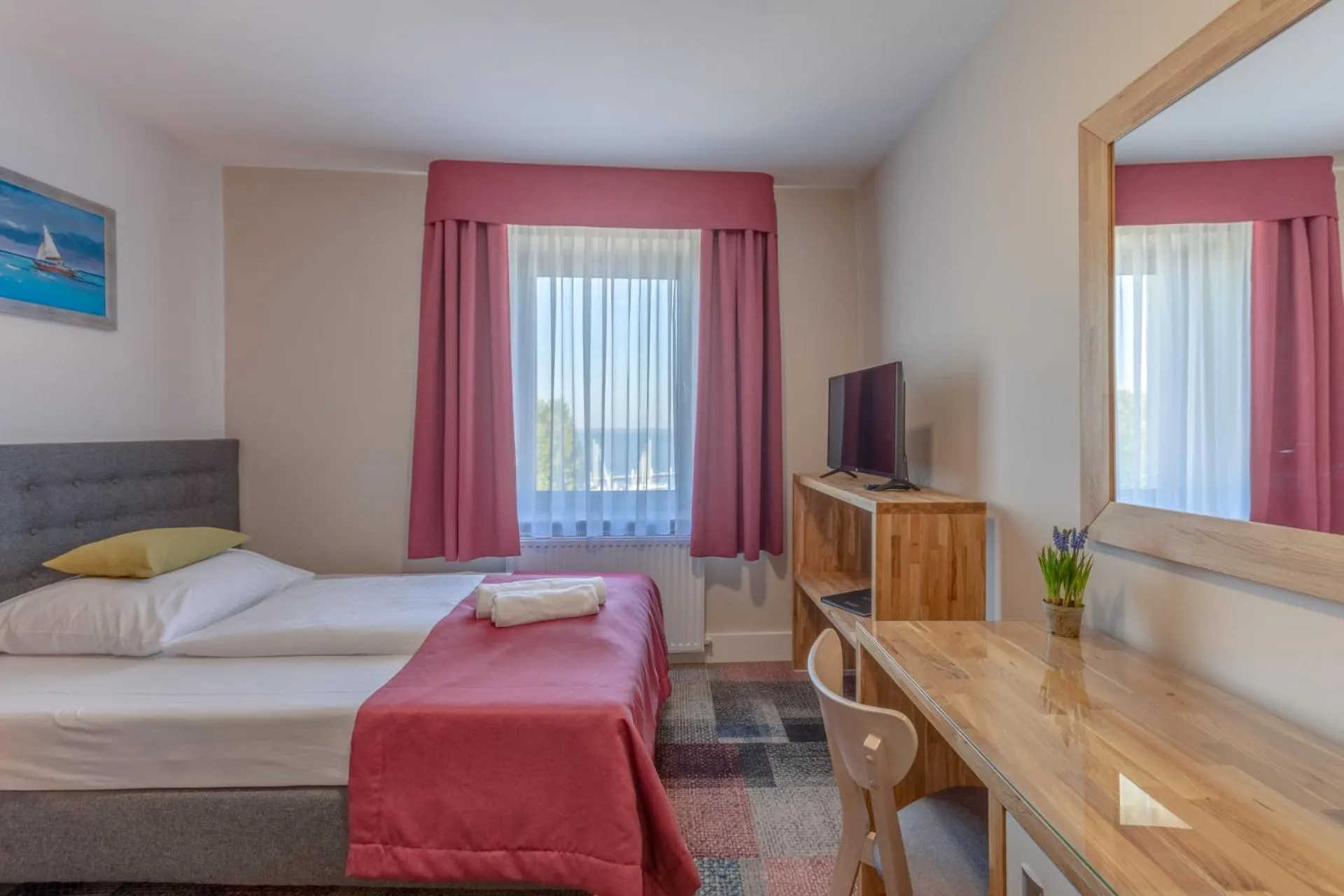 Photo of the whole room in Marina Pallatium Premium Floor