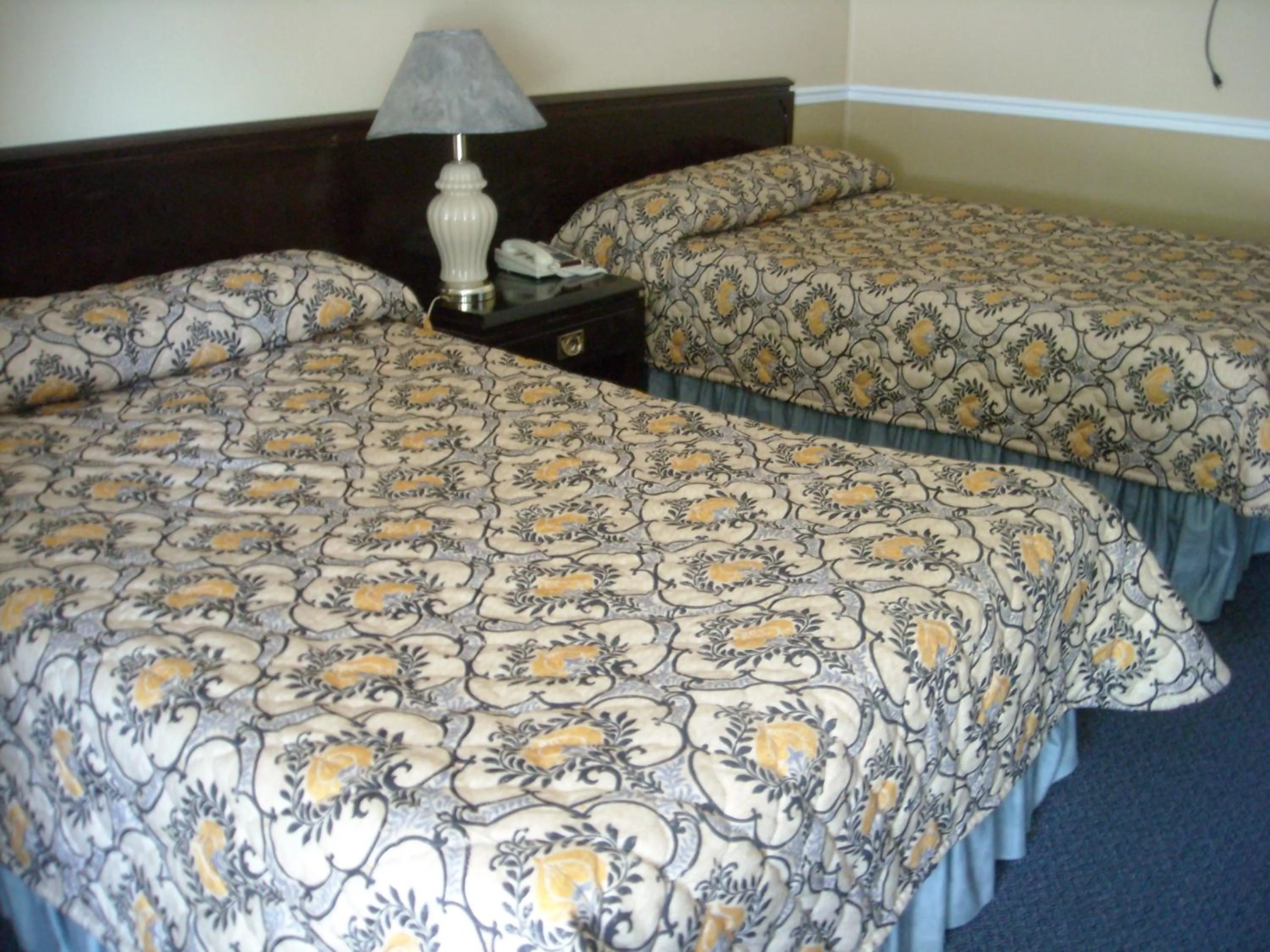 Bed in Motel Montreal