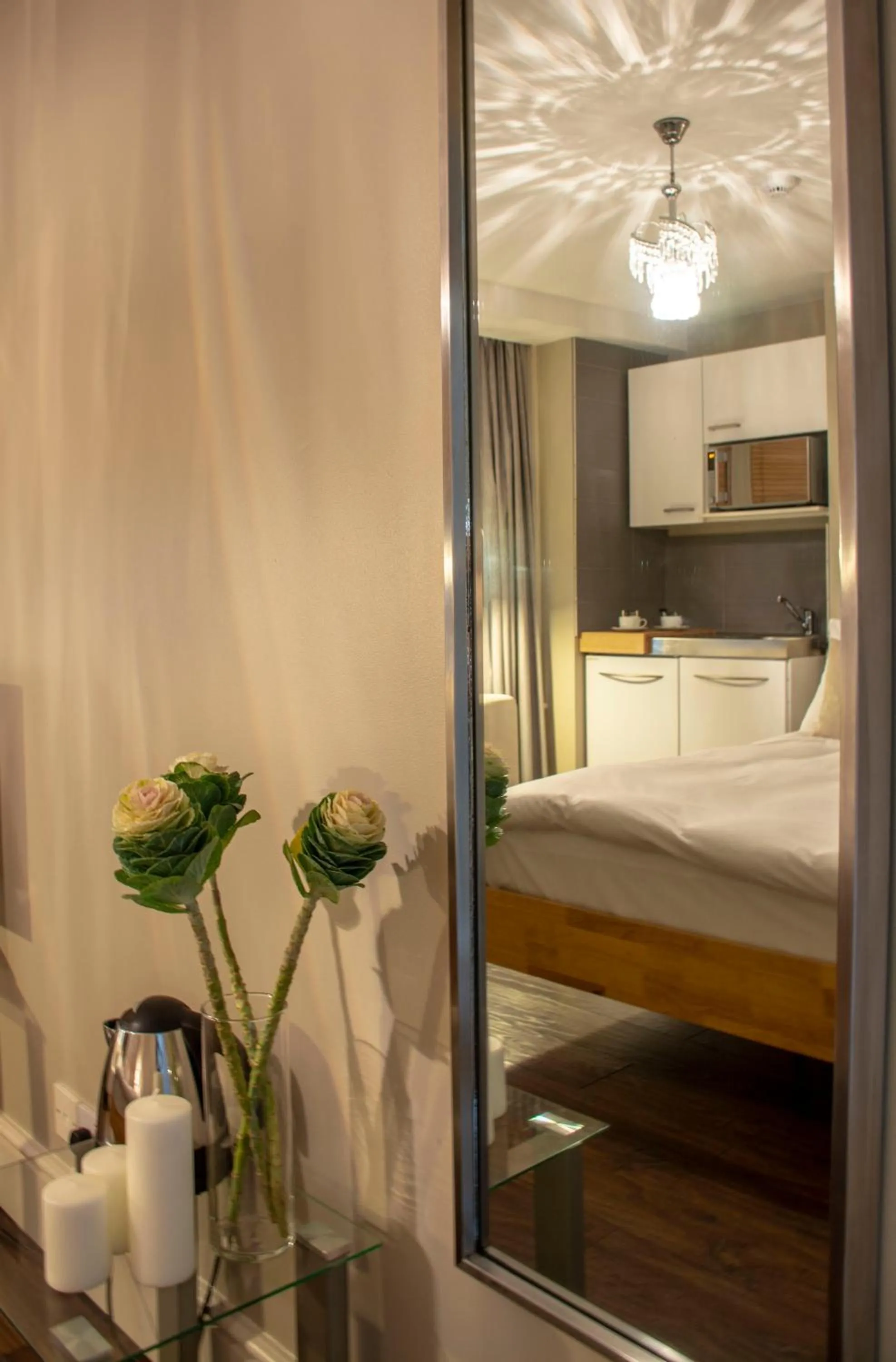 Bedroom, Bed in Amherst Brighton