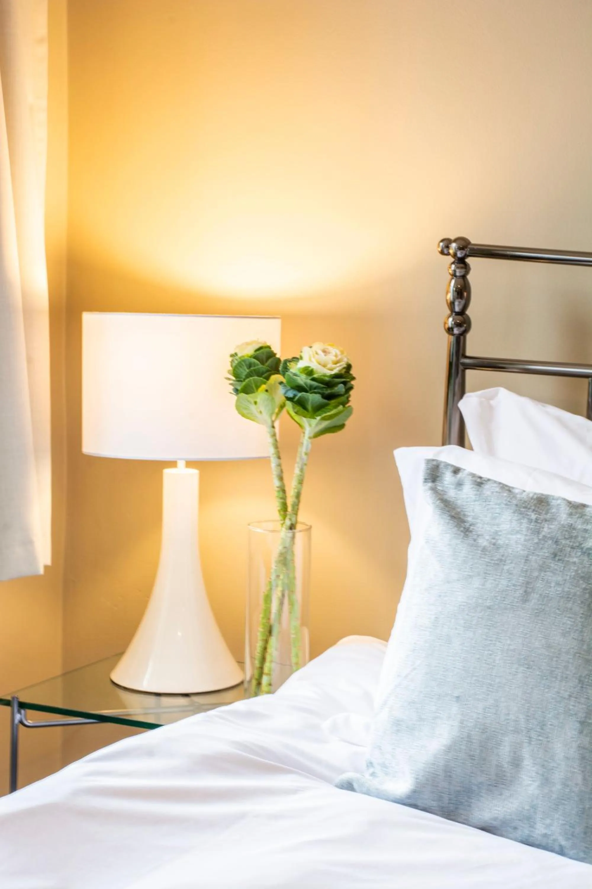 Bedroom, Bed in Amherst Brighton