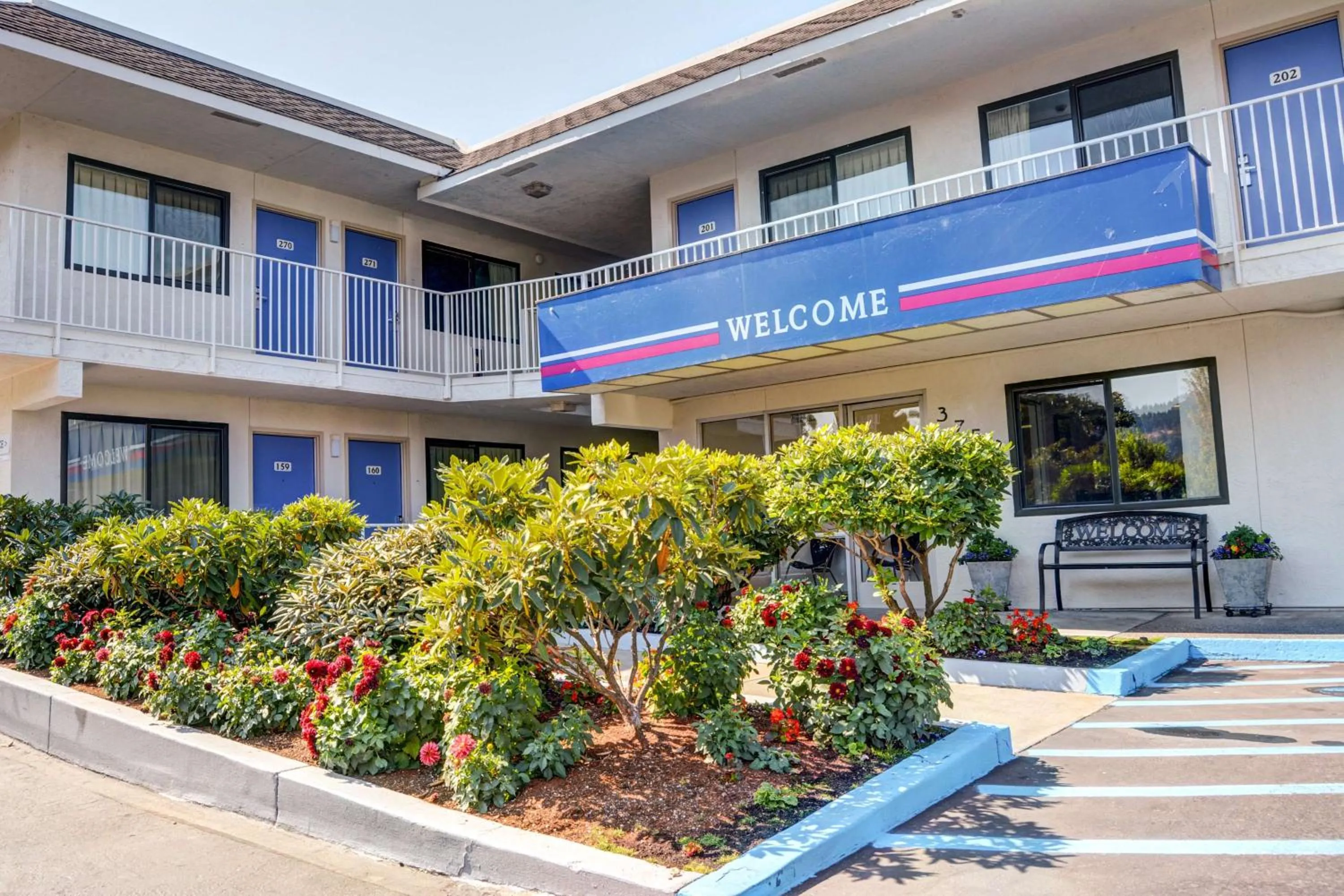 Property building in Motel 6-Springfield, OR - Eugene North