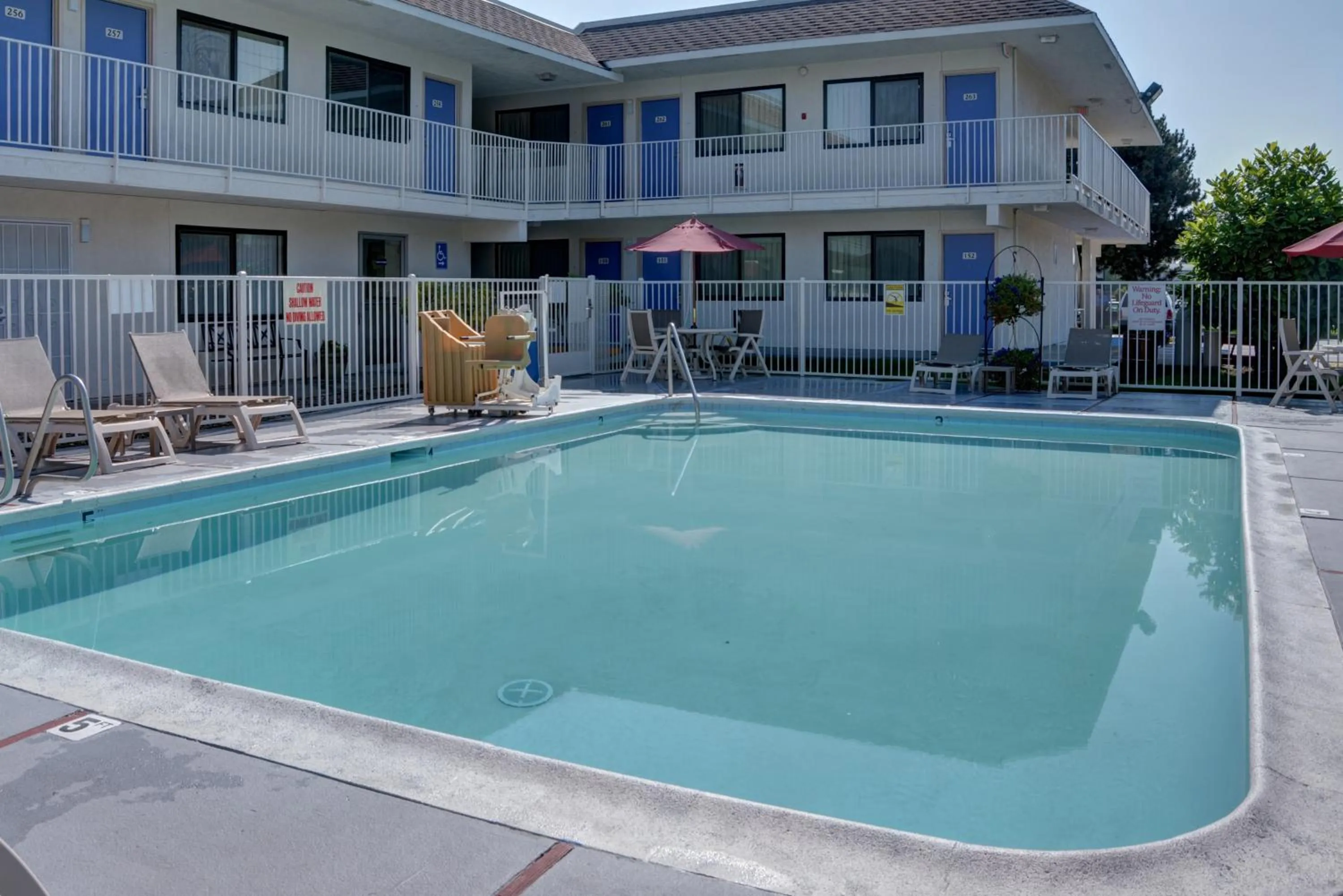 Decorative detail in Motel 6-Springfield, OR - Eugene North