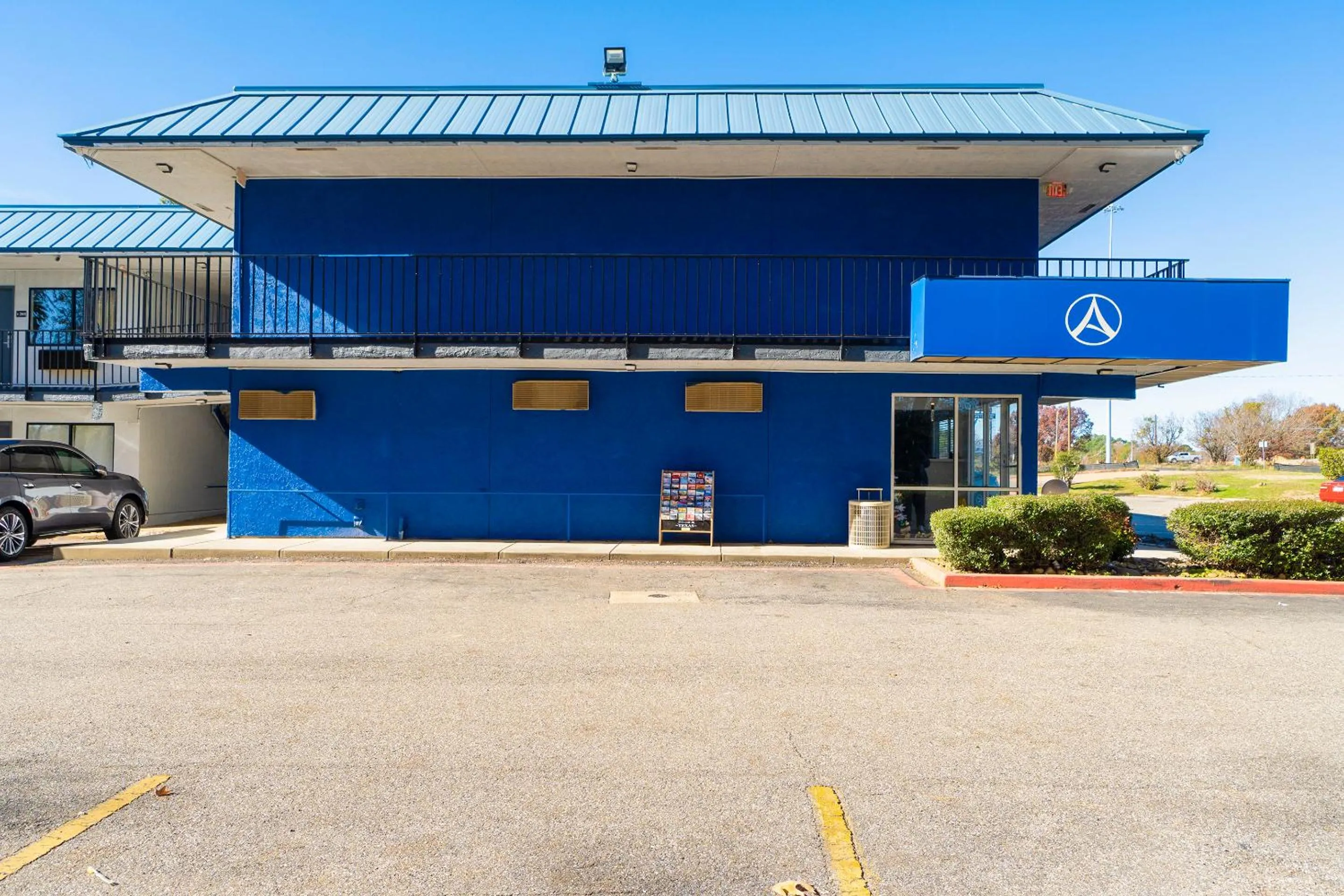 Parking in Xpress Inn & Extended Stays