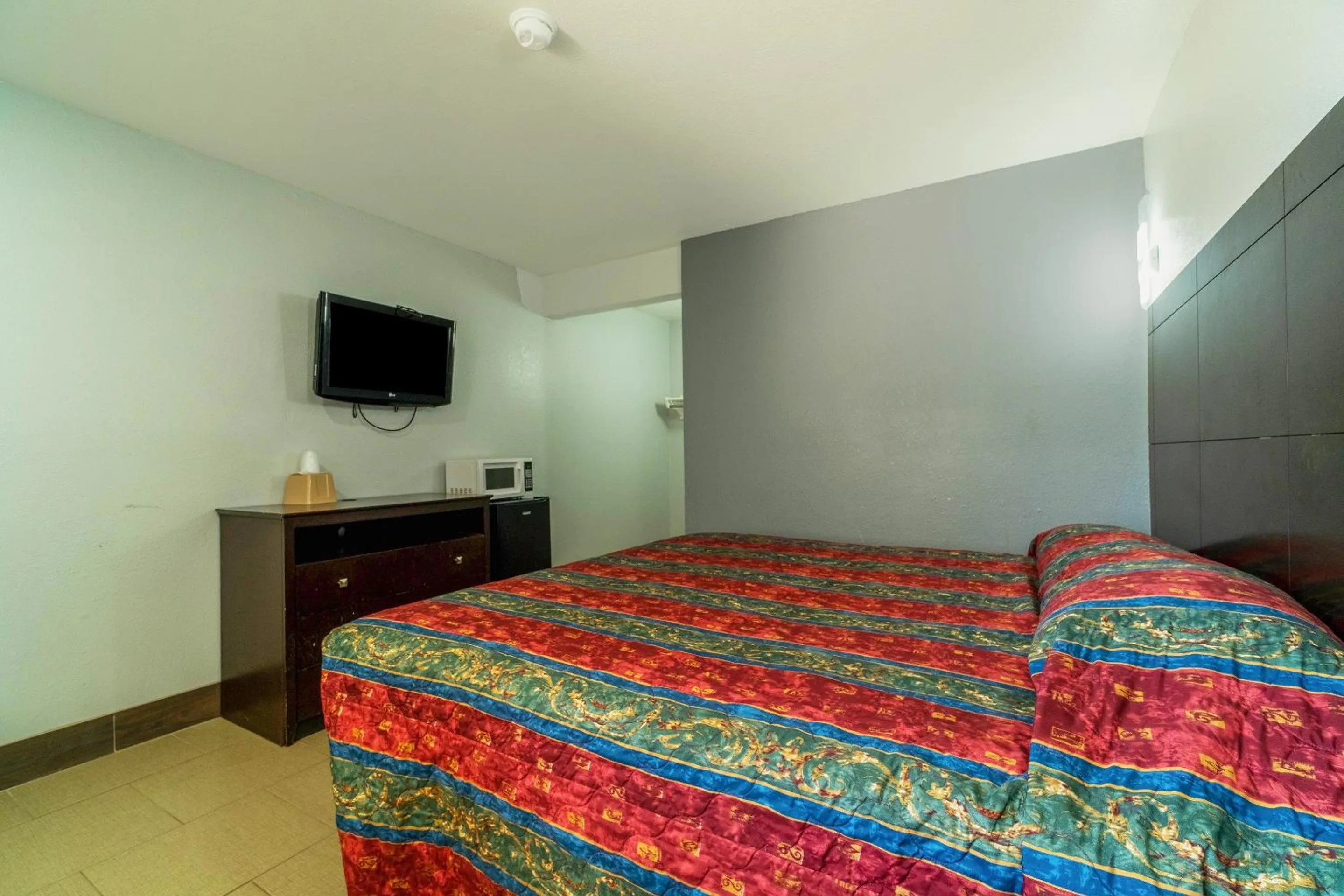 Bedroom, Bed in Xpress Inn & Extended Stays