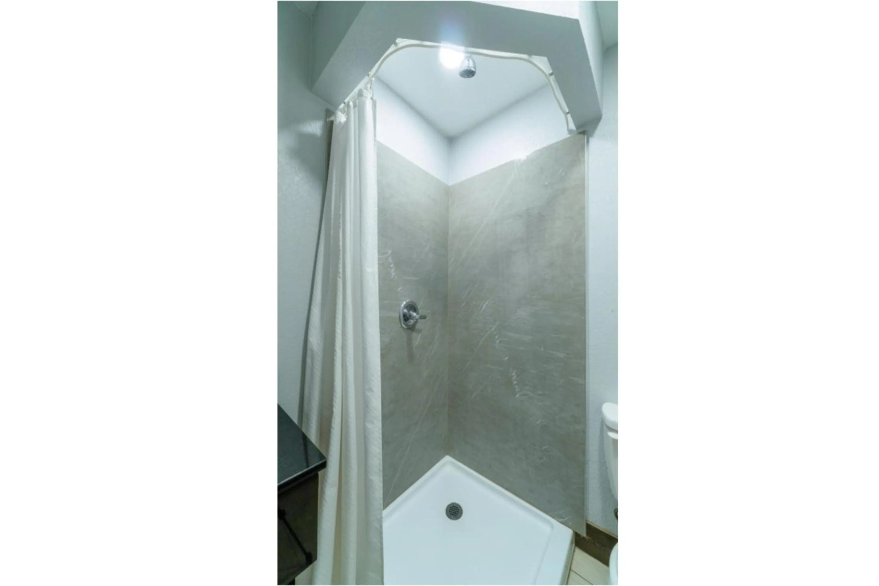 Bathroom in Xpress Inn & Extended Stays