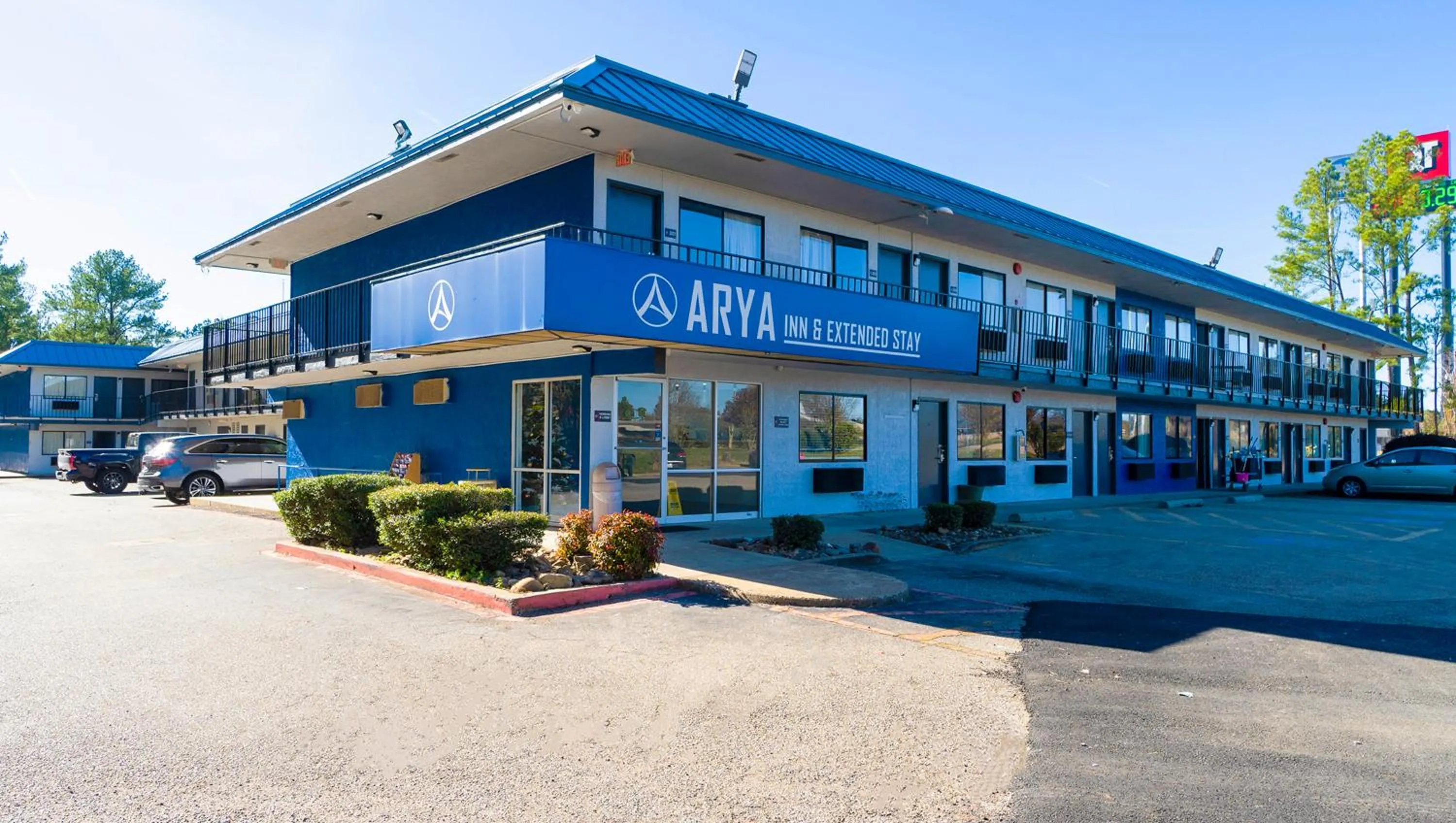 Property building in Xpress Inn & Extended Stays