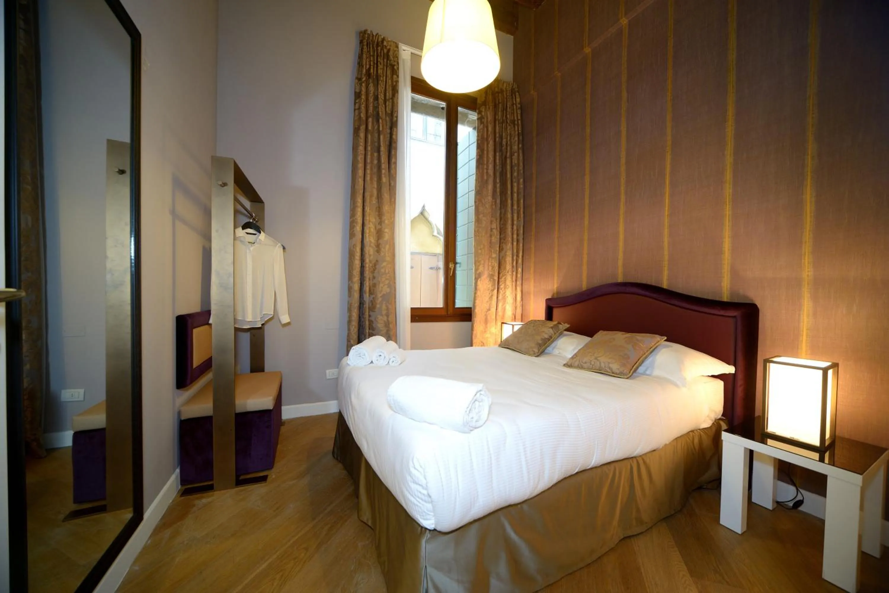 Bedroom, Bed in Residence La Fenice