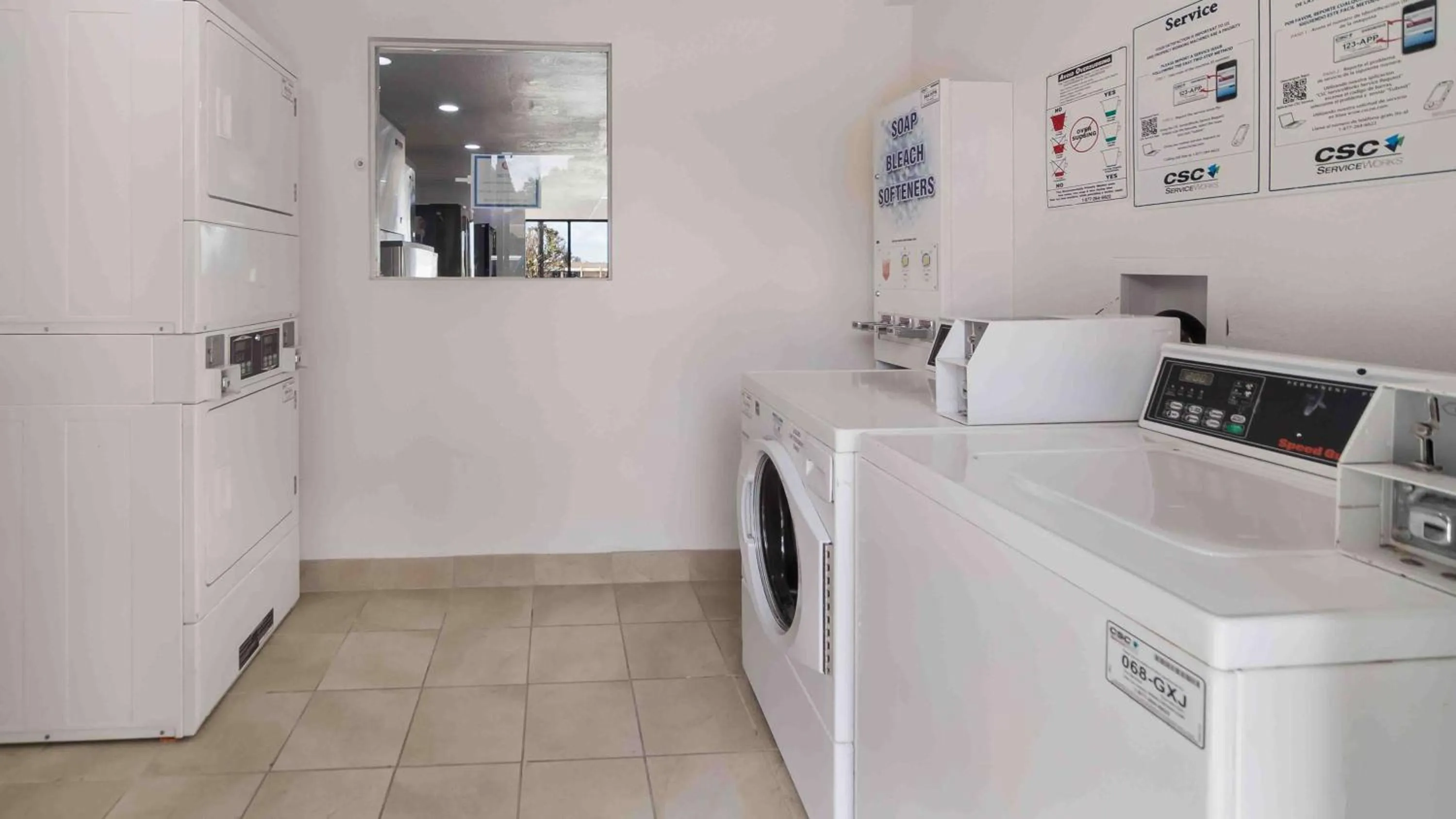 Property building in Motel 6-Meridian, MS