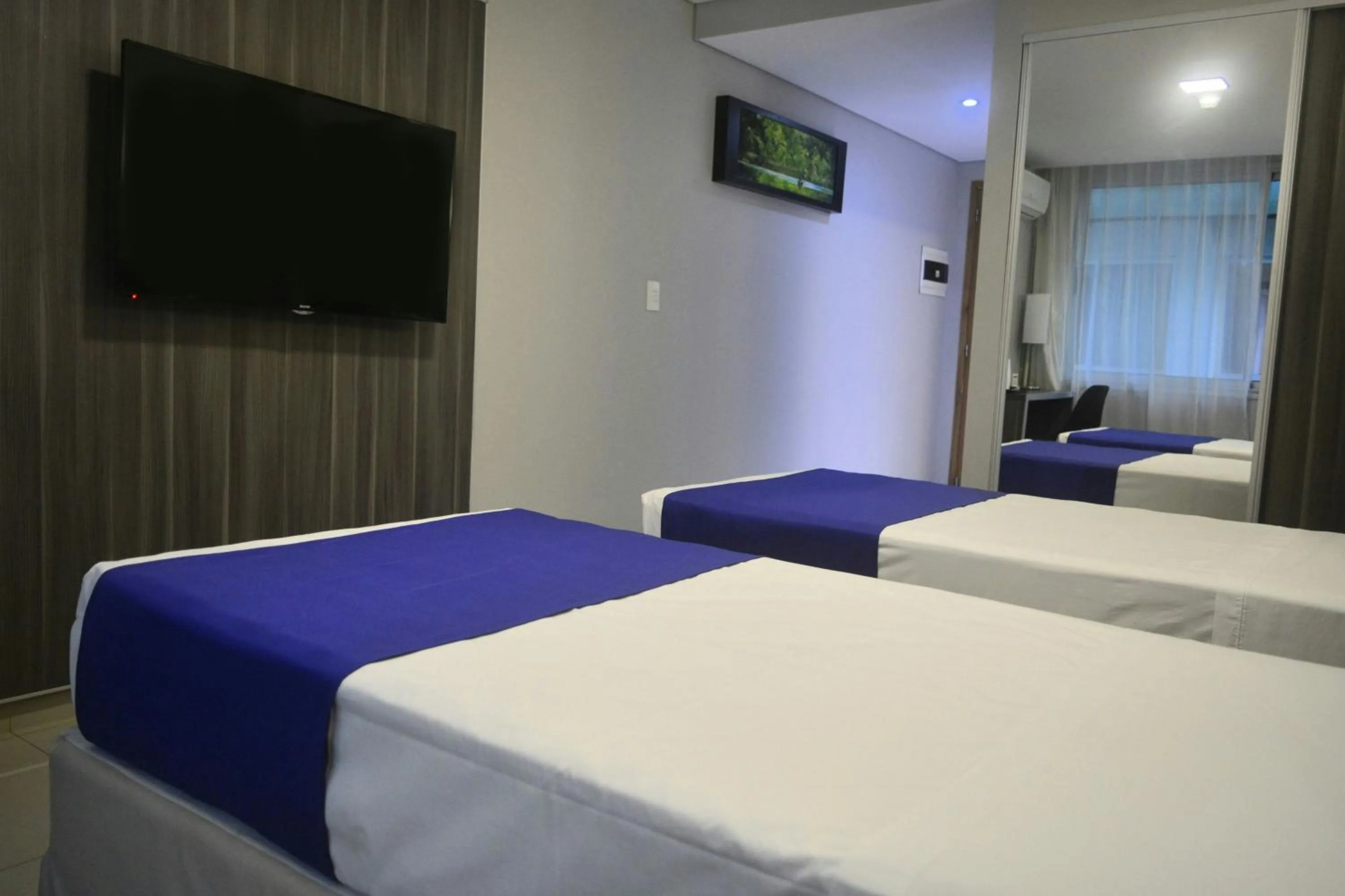 Photo of the whole room, Bed in City Falls Iguazú