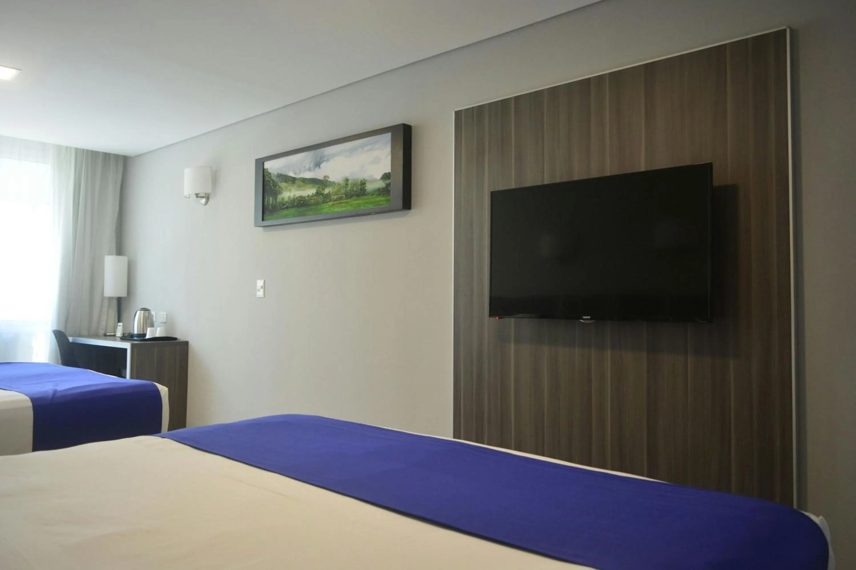 Photo of the whole room, Bed in City Falls Iguazú