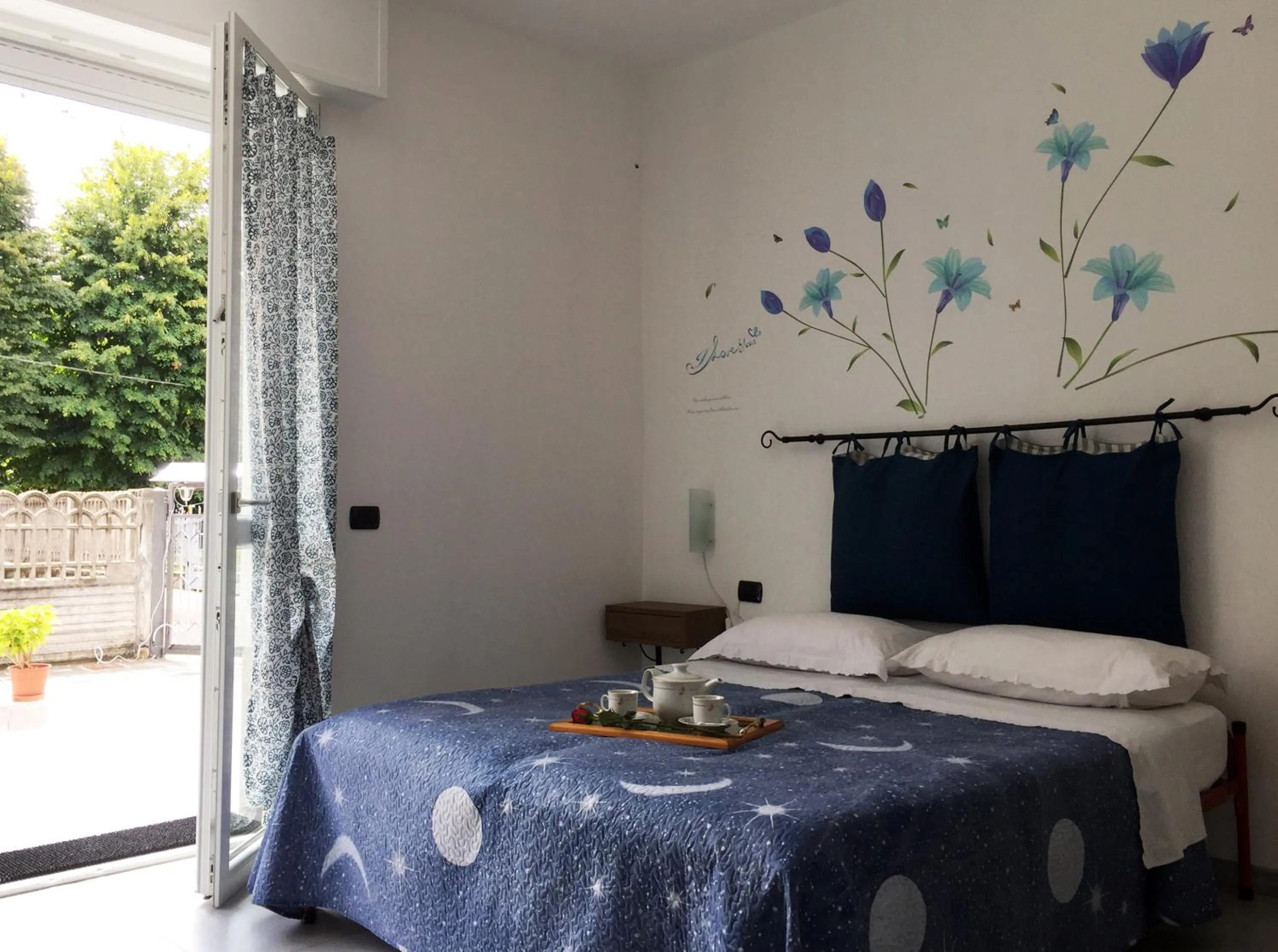 Bed in B&B Honey Rooms