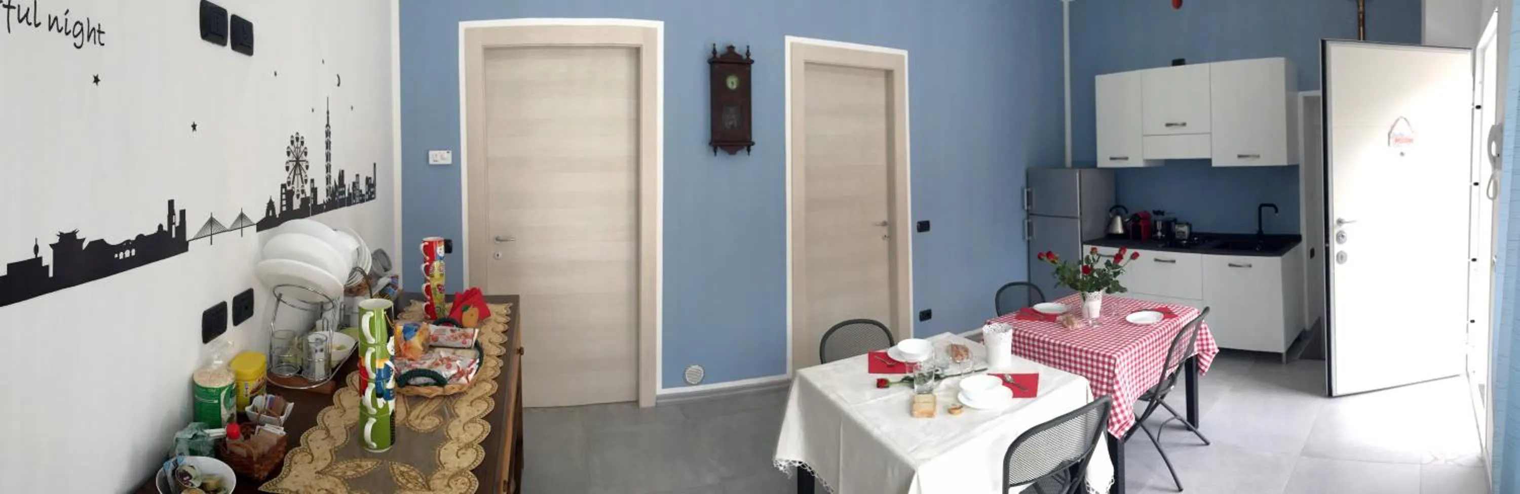 Kitchen or kitchenette in B&B Honey Rooms