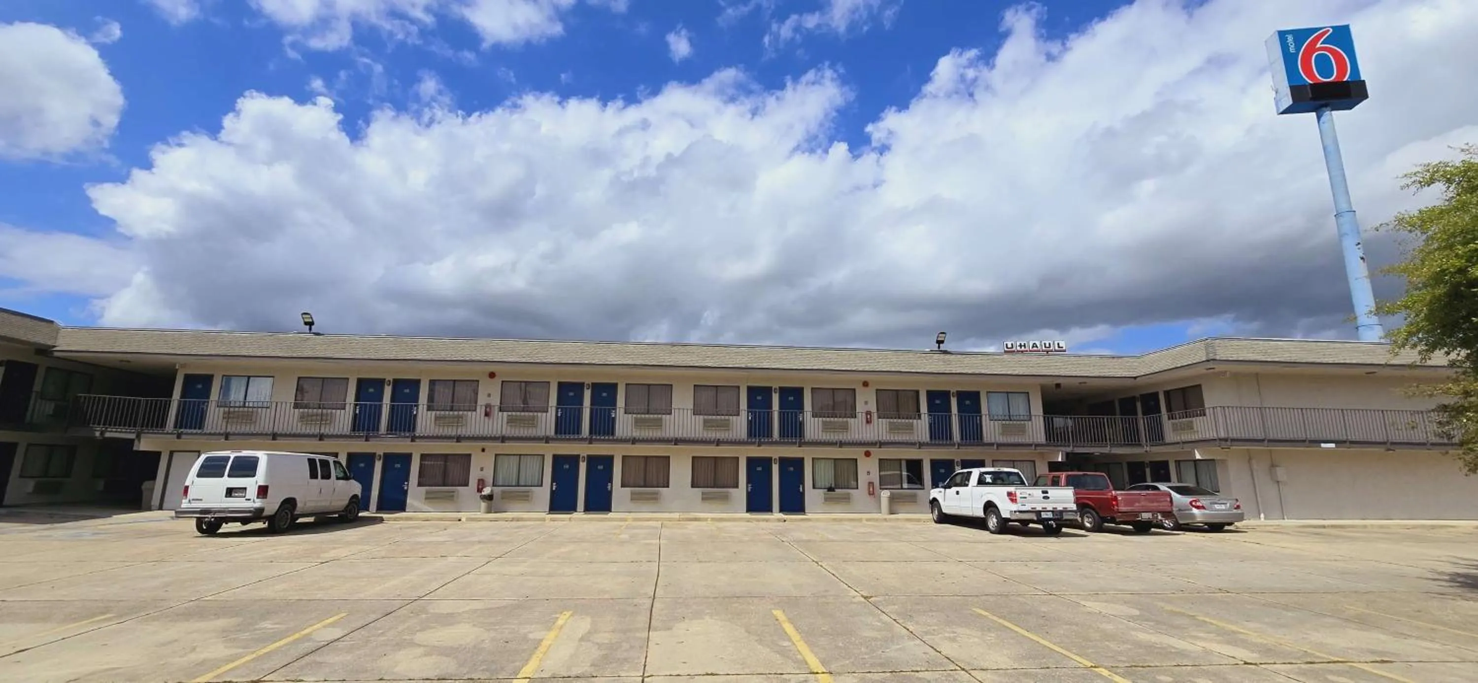 Property building in Motel 6-Slidell, LA - New Orleans