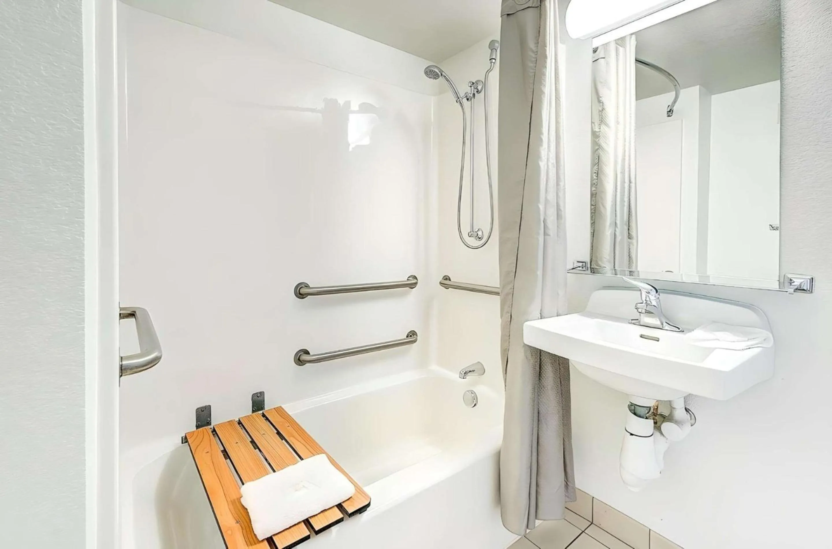 Bedroom in Park Inn by Radisson, Thornton