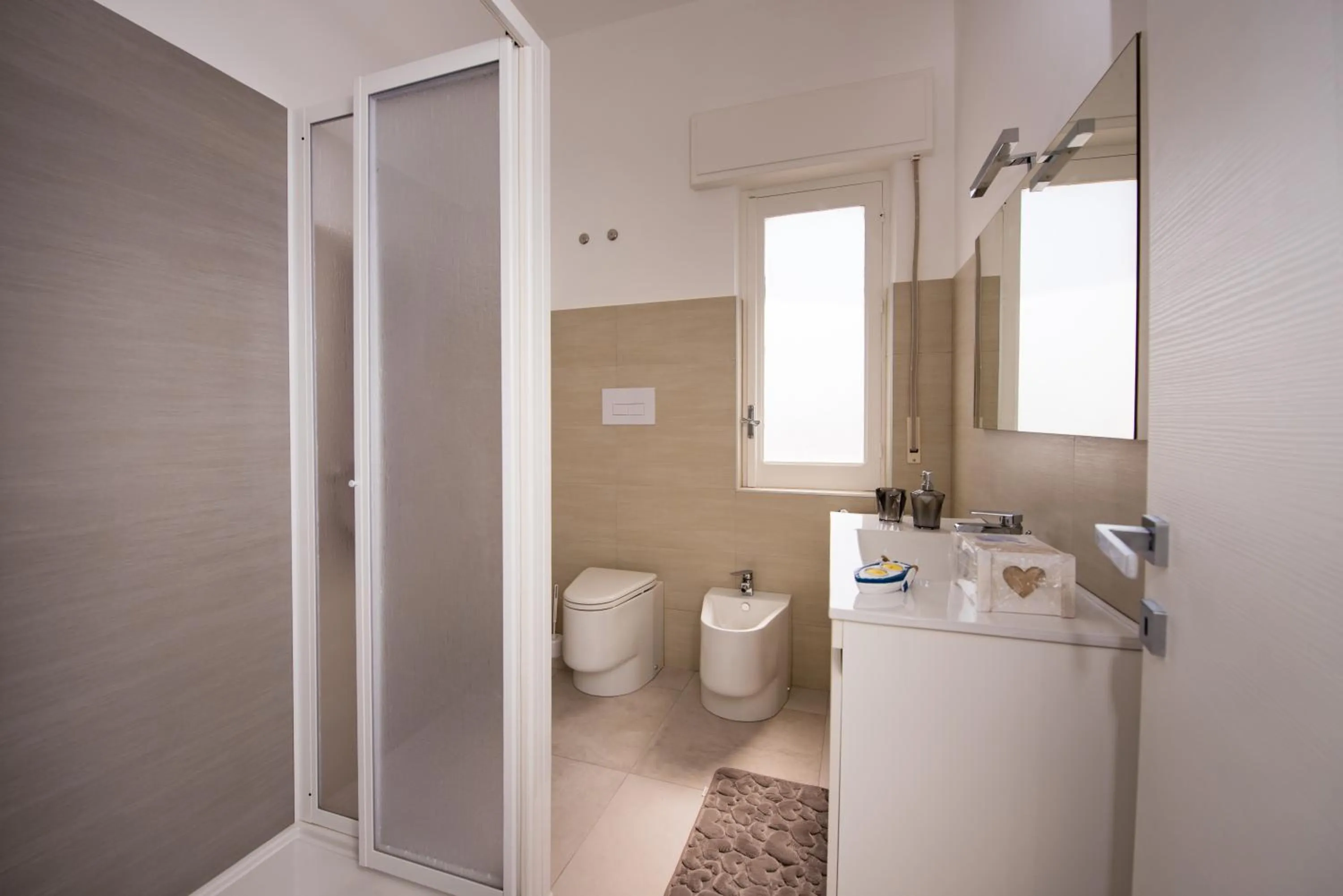 Shower in Le Camere di Mariú