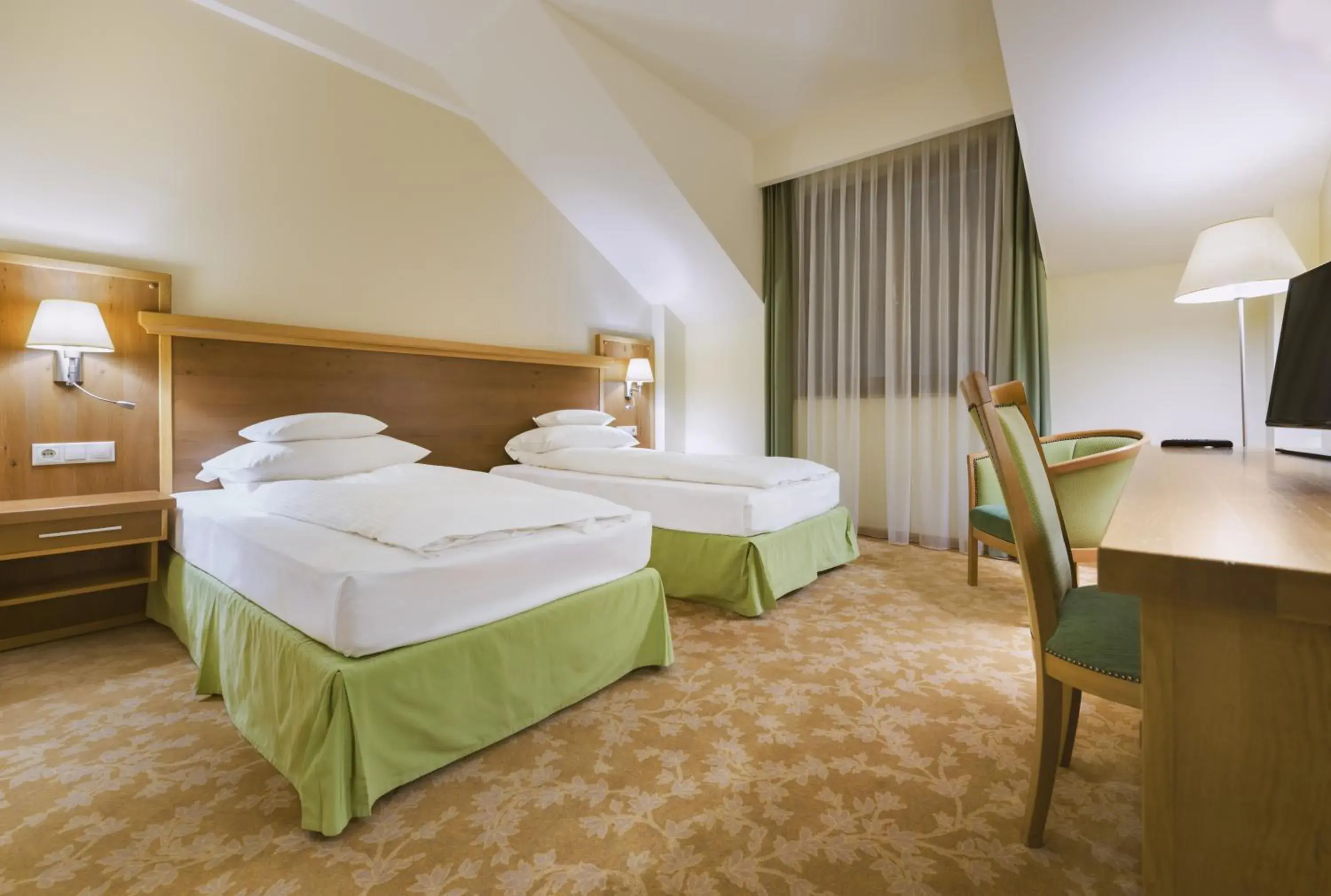 Twin Room - single occupancy in Hotel Sonnenhof Twin Room - single occupancy in Hotel Sonnenhof