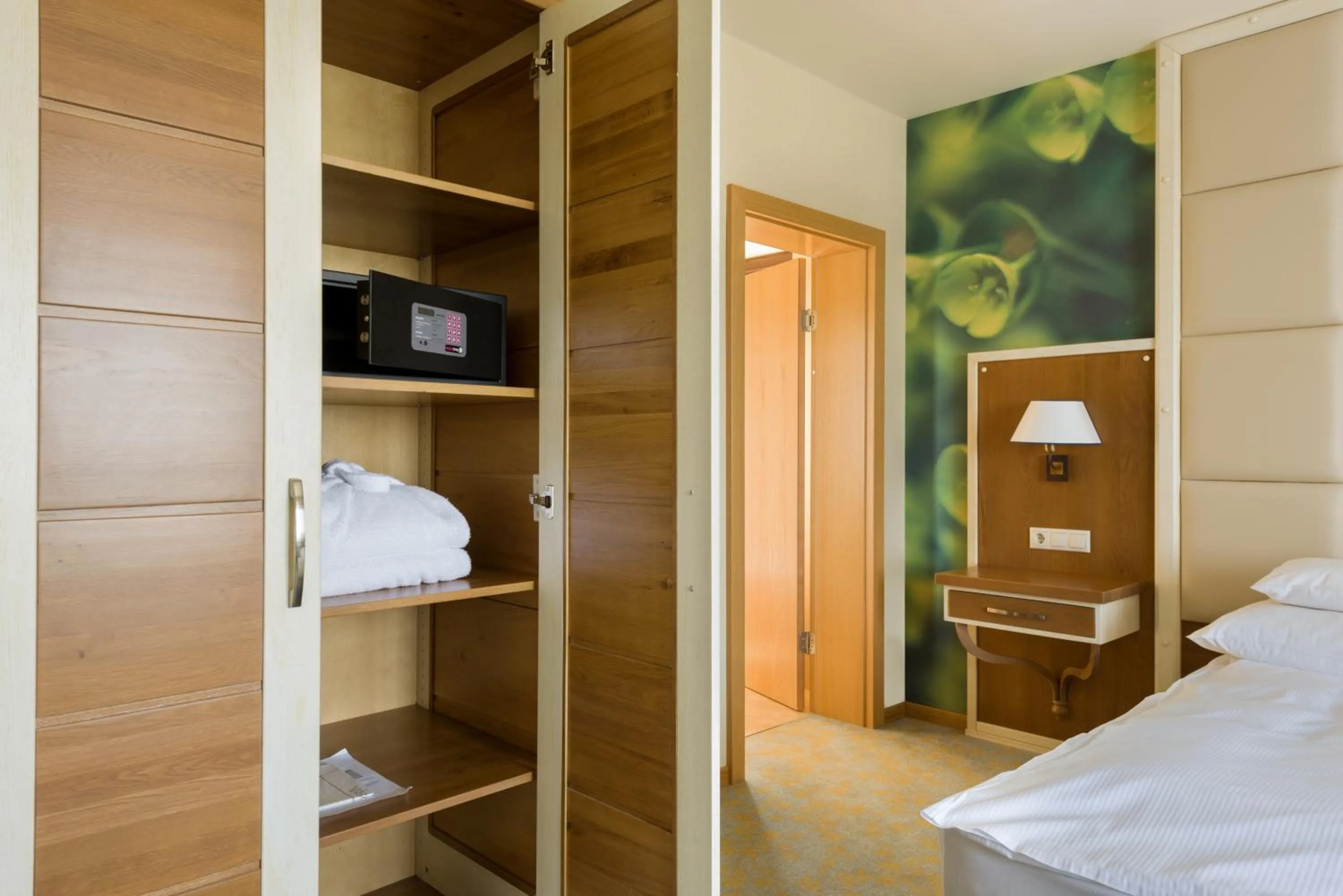 Bedroom, Bed in Hotel Sonnenhof