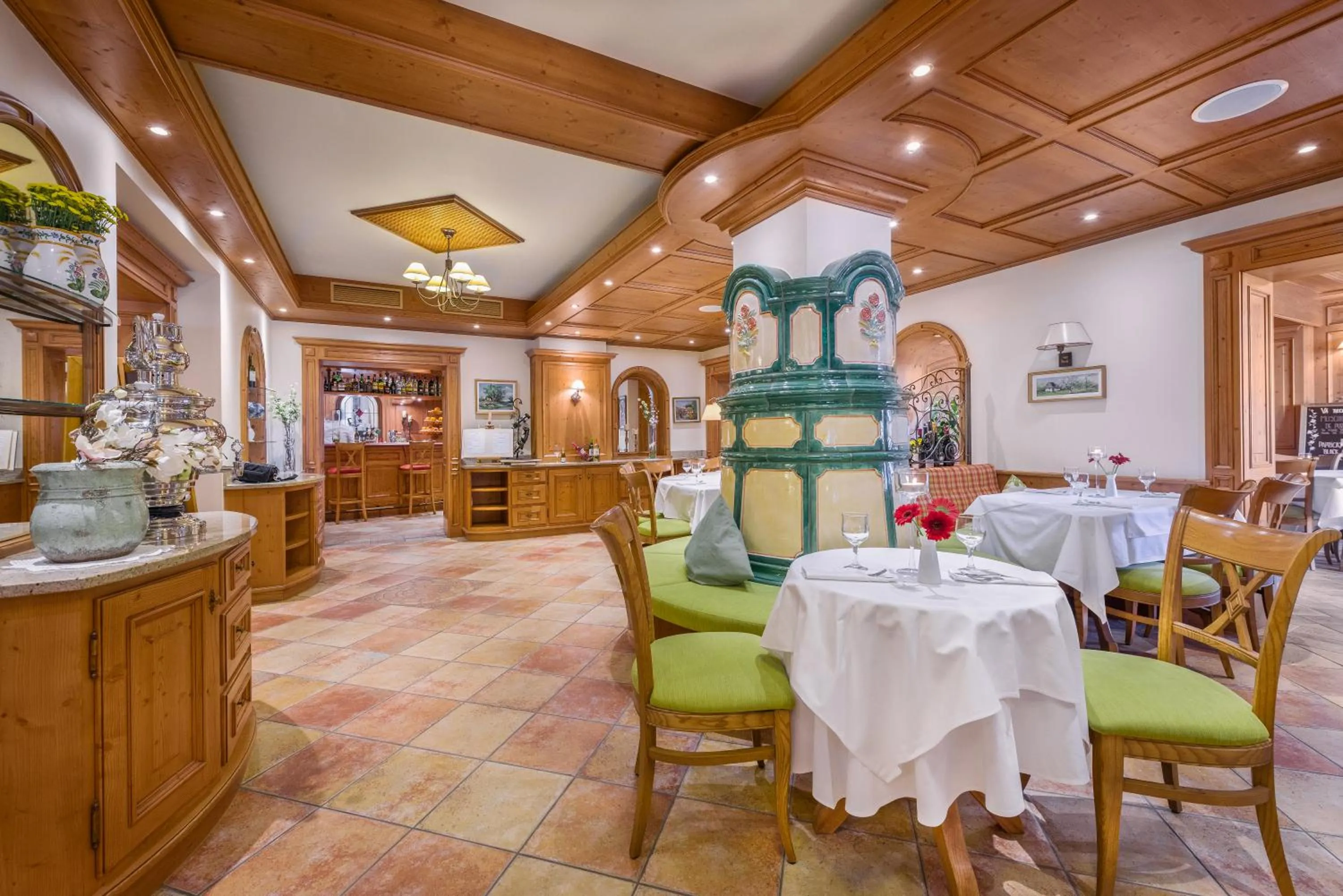 Restaurant/places to eat in Hotel Sonnenhof