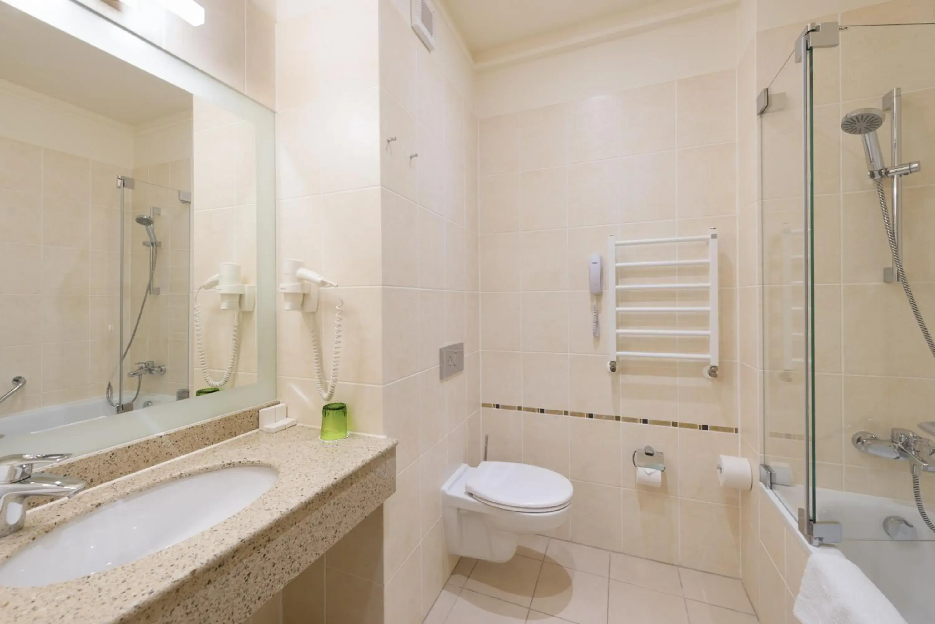 Twin Room - single occupancy in Hotel Sonnenhof Twin Room - single occupancy in Hotel Sonnenhof