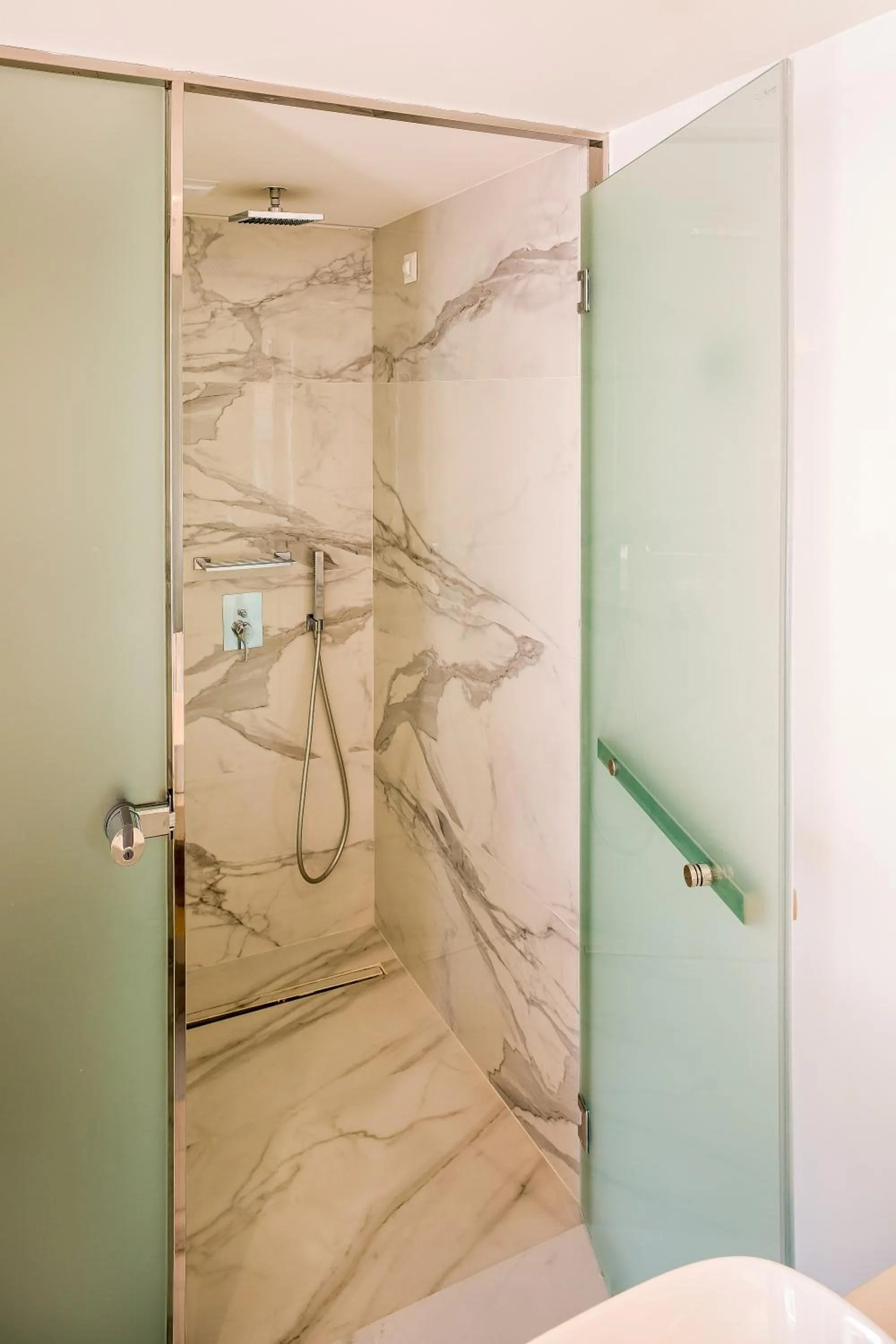 Shower in Samian Mare Hotel, Suites & Spa