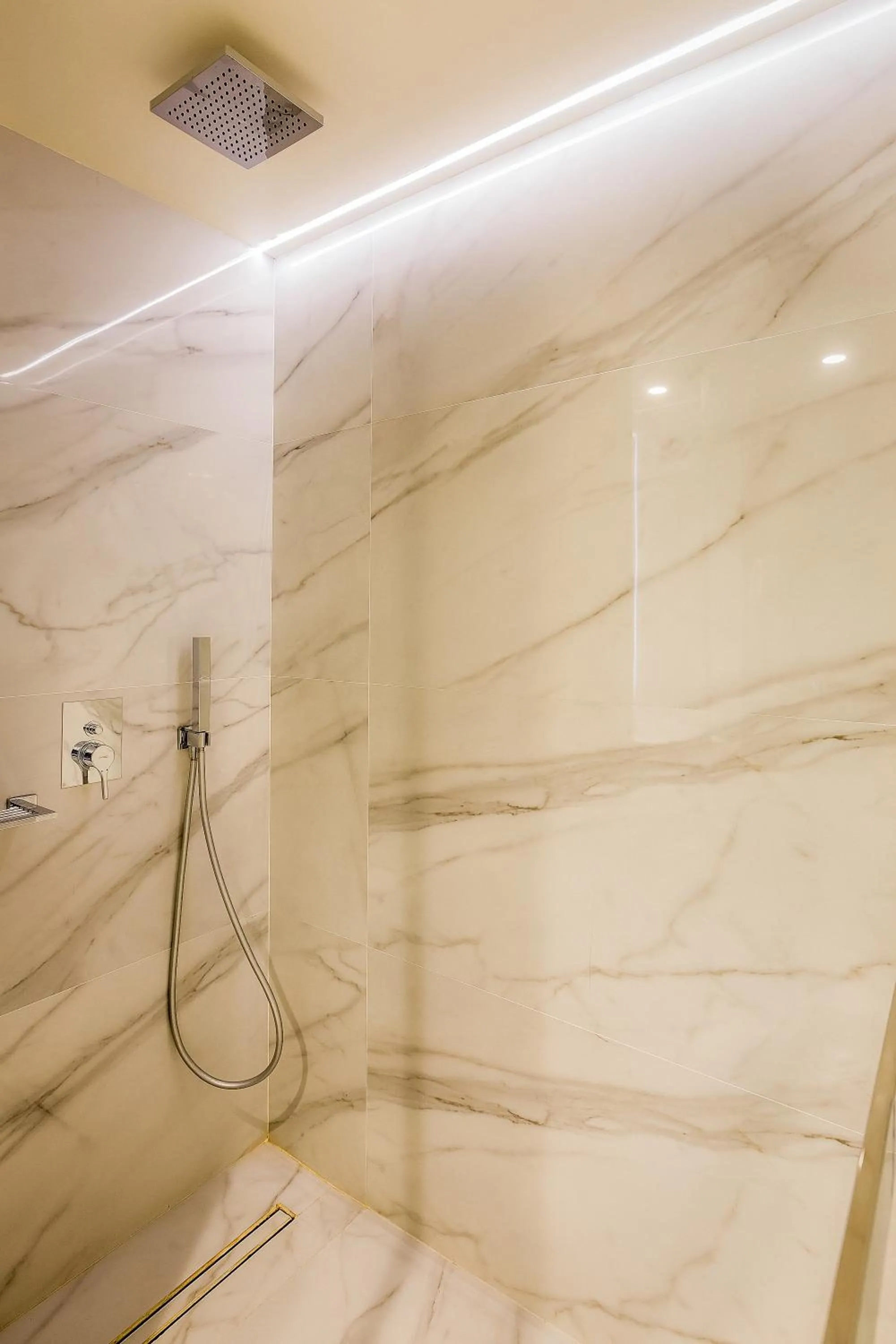 Shower in Samian Mare Hotel, Suites & Spa