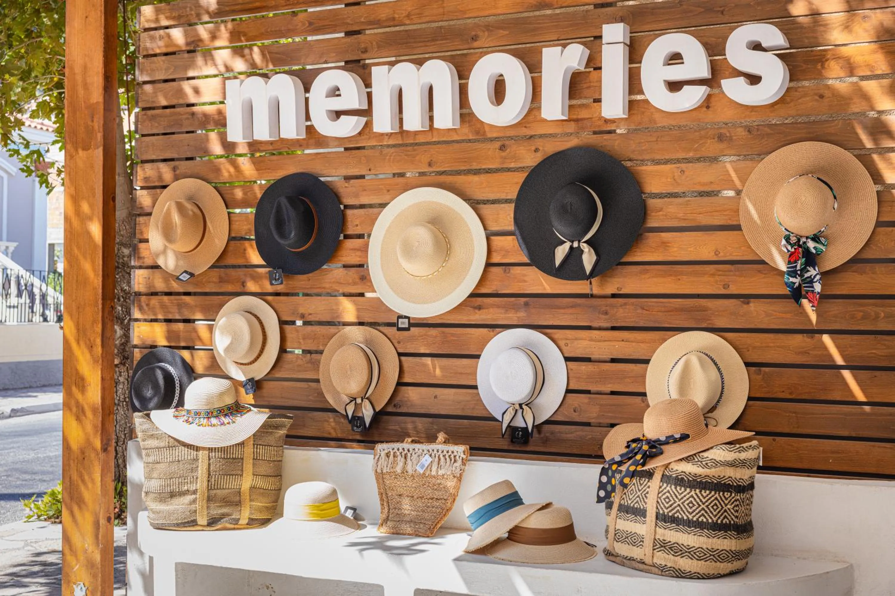 On-site shops in Samian Mare Hotel, Suites & Spa