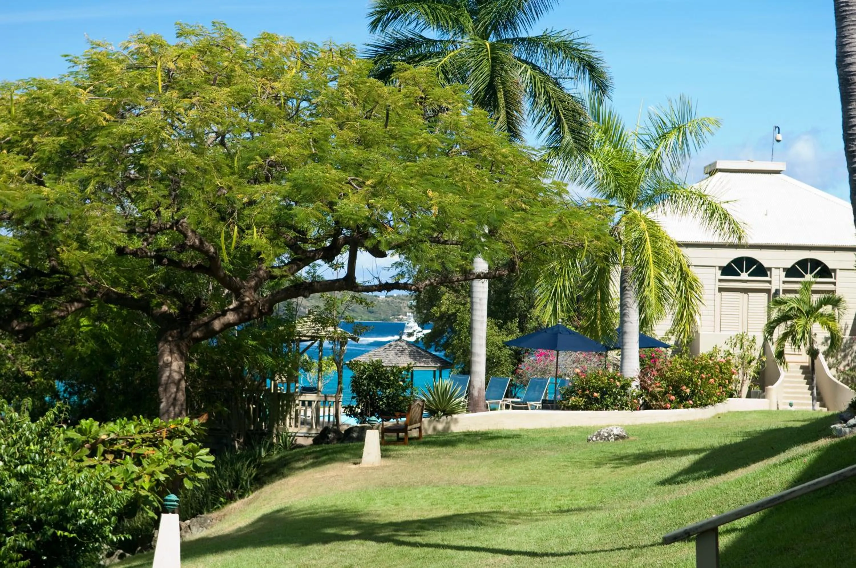 Facade/entrance in Gallows Point Resort
