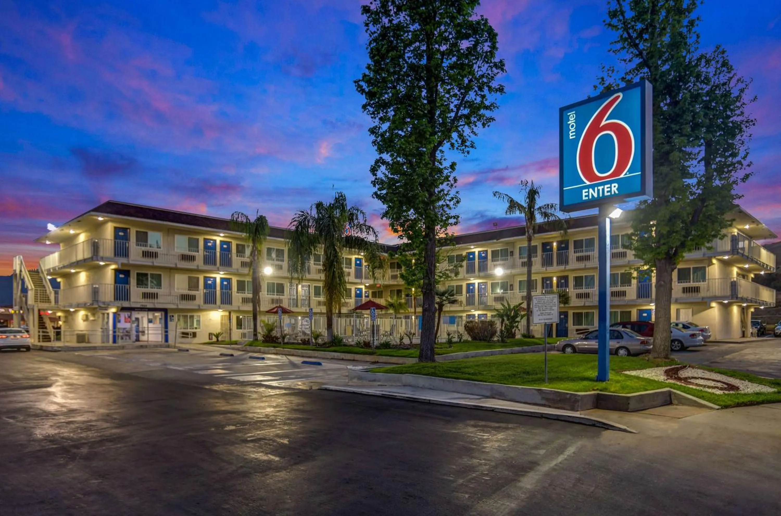 Property building in Motel 6-San Bernardino, CA - North