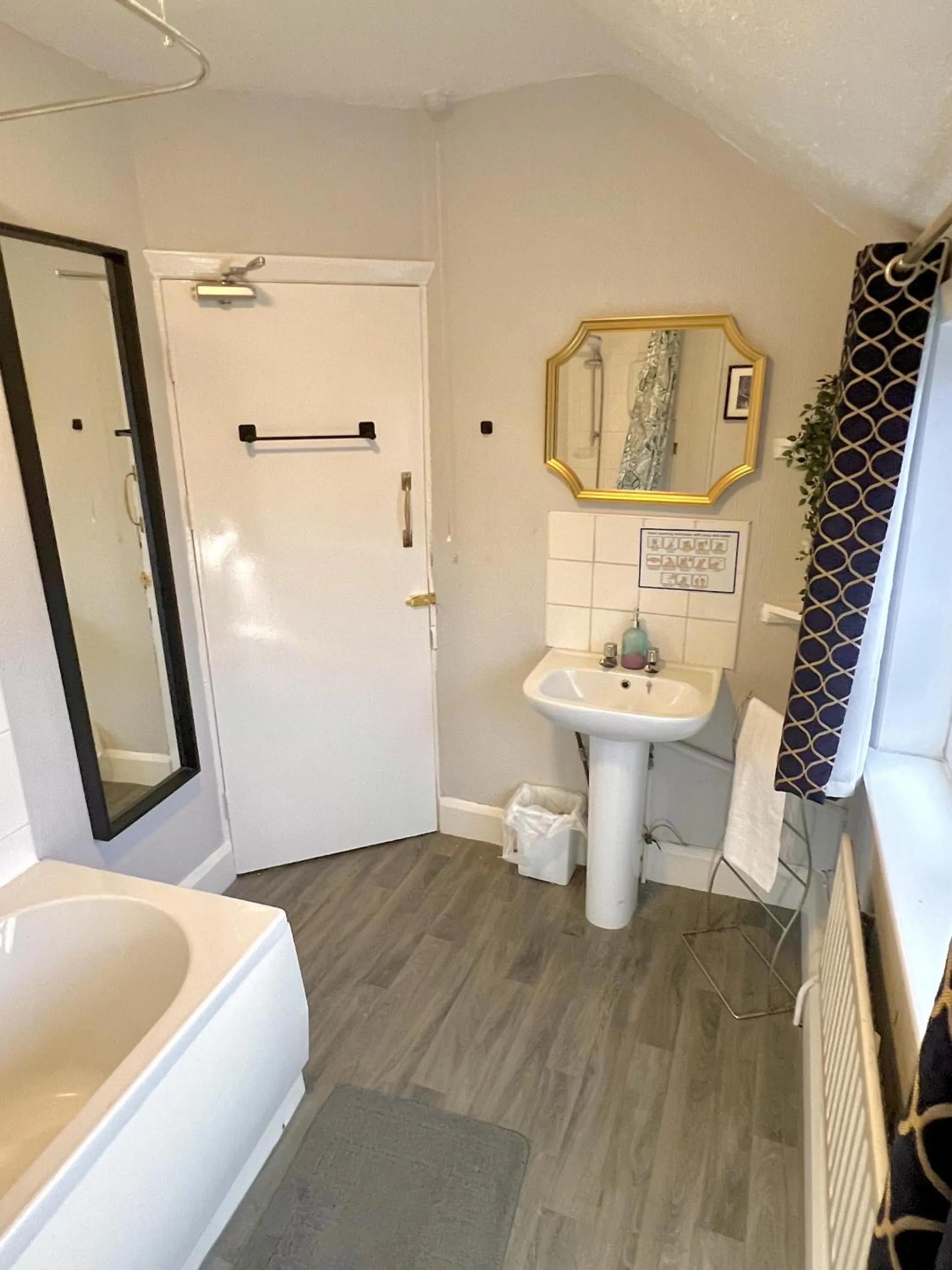 Bathroom in The Horse & Jockey