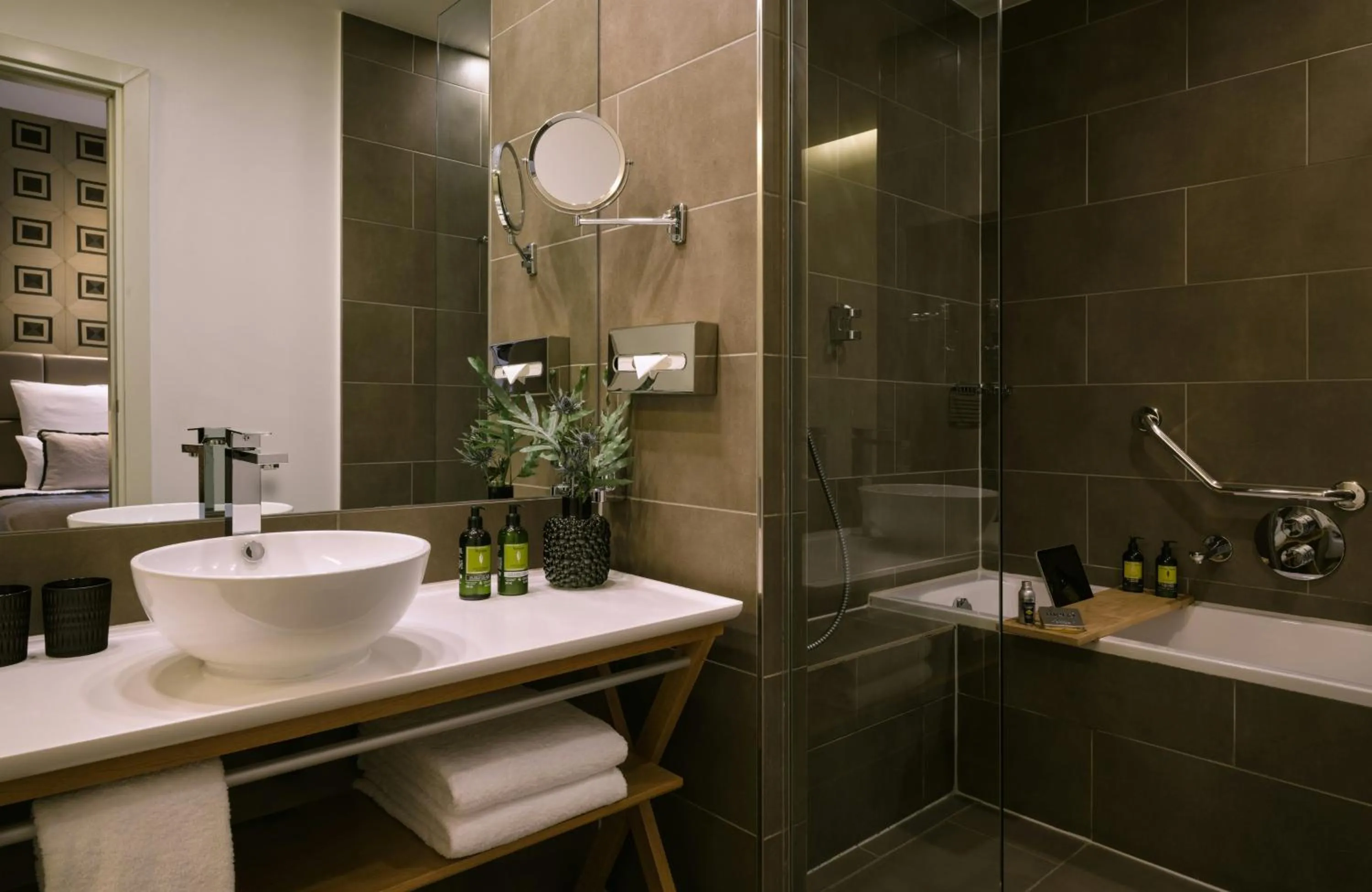 Bathroom in The Posthouse Berlin Potsdamer Platz- Leonardo Limited Edition