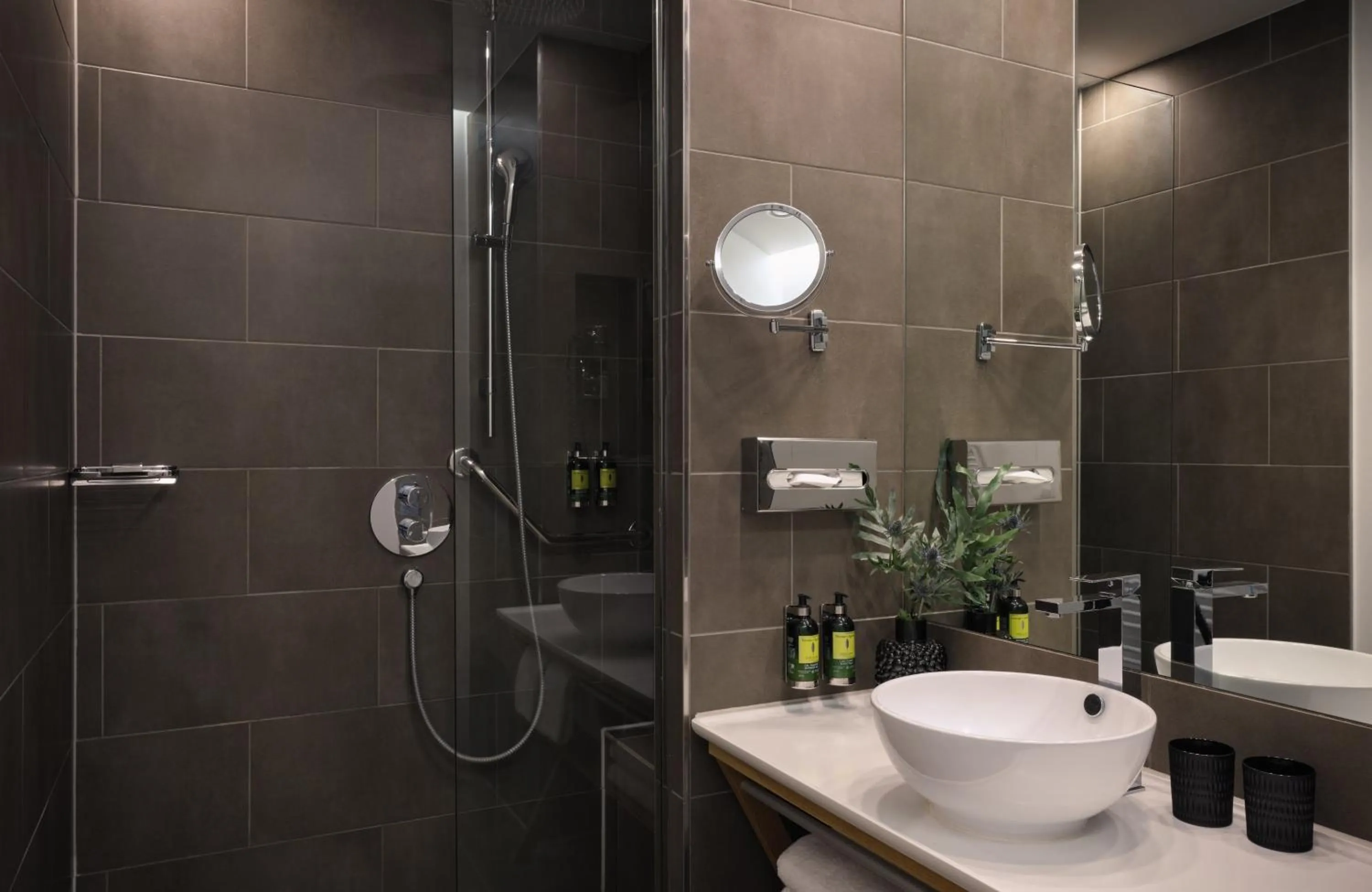 Bathroom in The Posthouse Berlin Potsdamer Platz- Leonardo Limited Edition